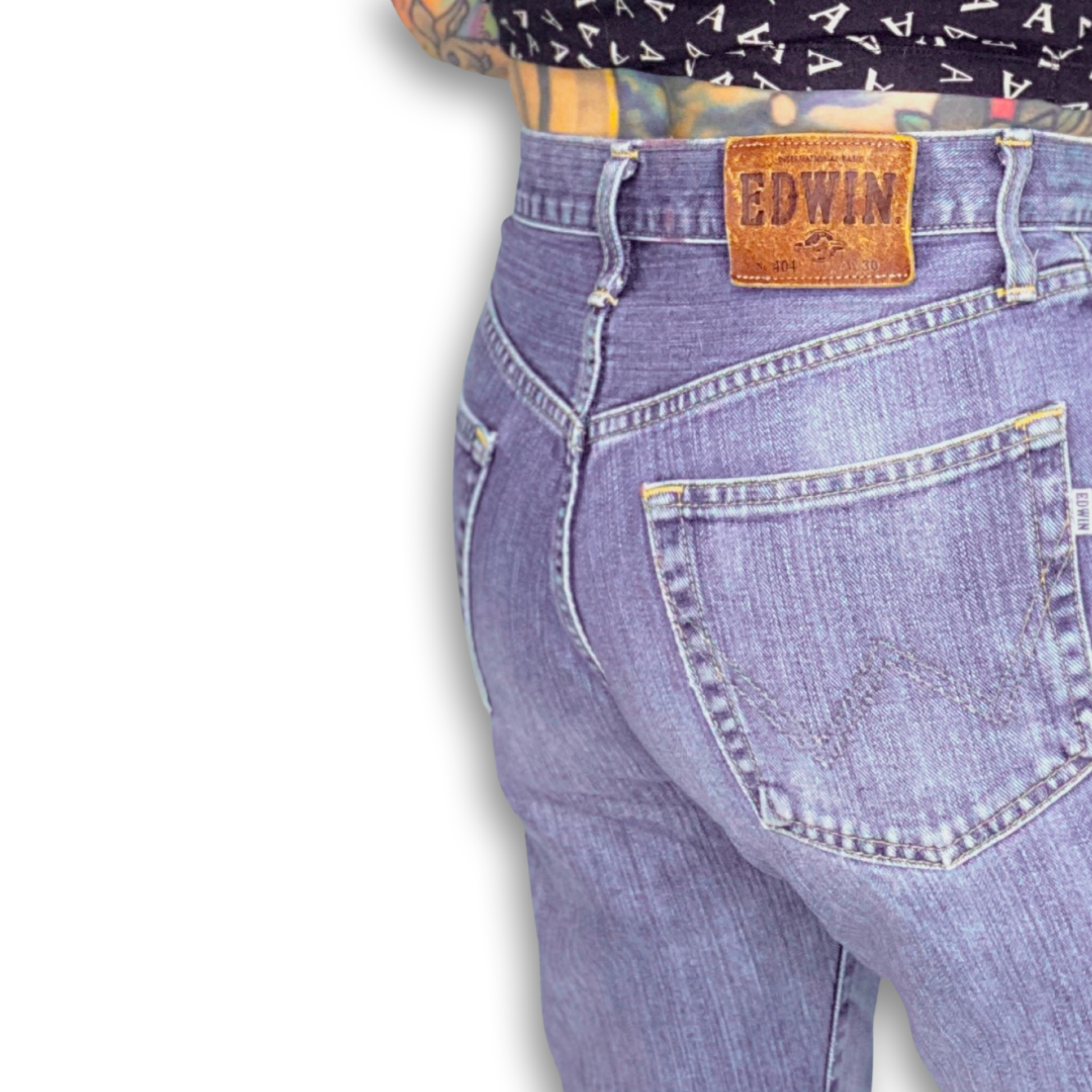 EDWIN 404 STRAIGHT CUT MID RISE JEANS // Zipper fly, ankle length; waist 30 - leg 30