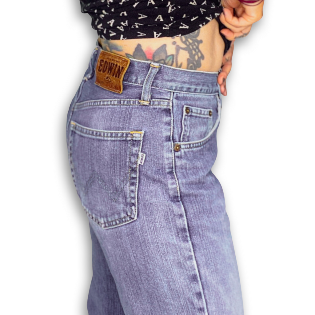 EDWIN 404 STRAIGHT CUT MID RISE JEANS // Zipper fly, ankle length; waist 30 - leg 30