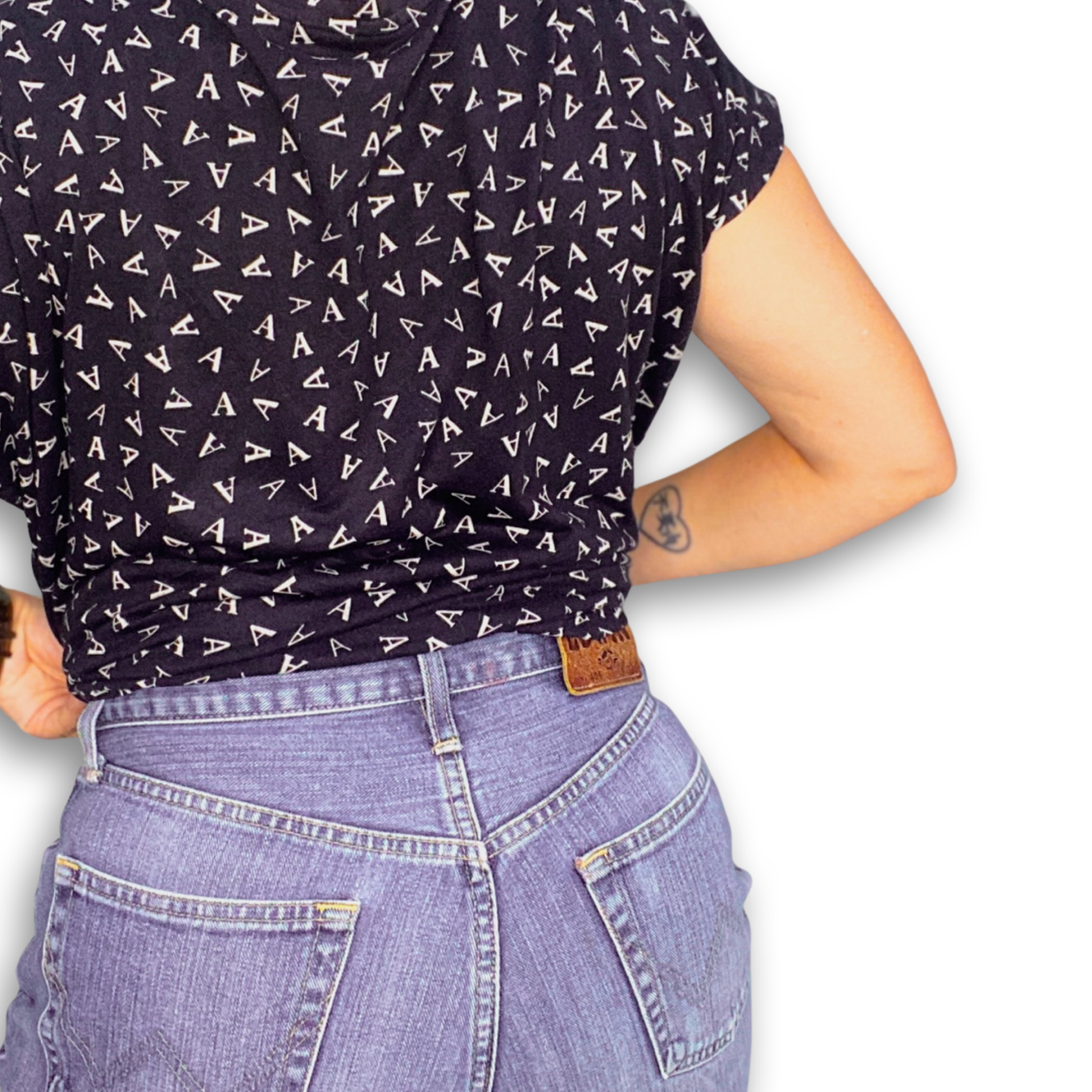 EDWIN 404 STRAIGHT CUT MID RISE JEANS // Zipper fly, ankle length; waist 30 - leg 30