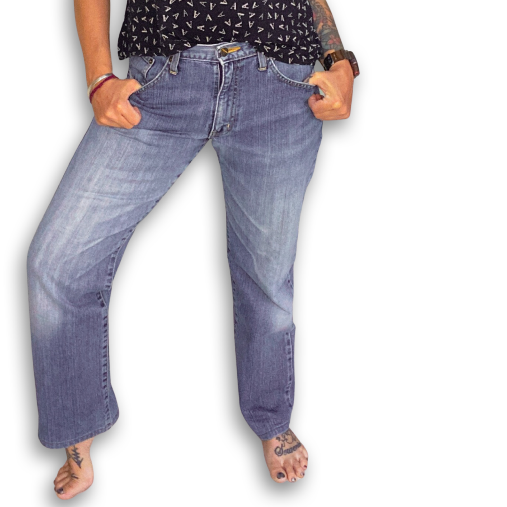 EDWIN 404 STRAIGHT CUT MID RISE JEANS // Zipper fly, ankle length; waist 30 - leg 30