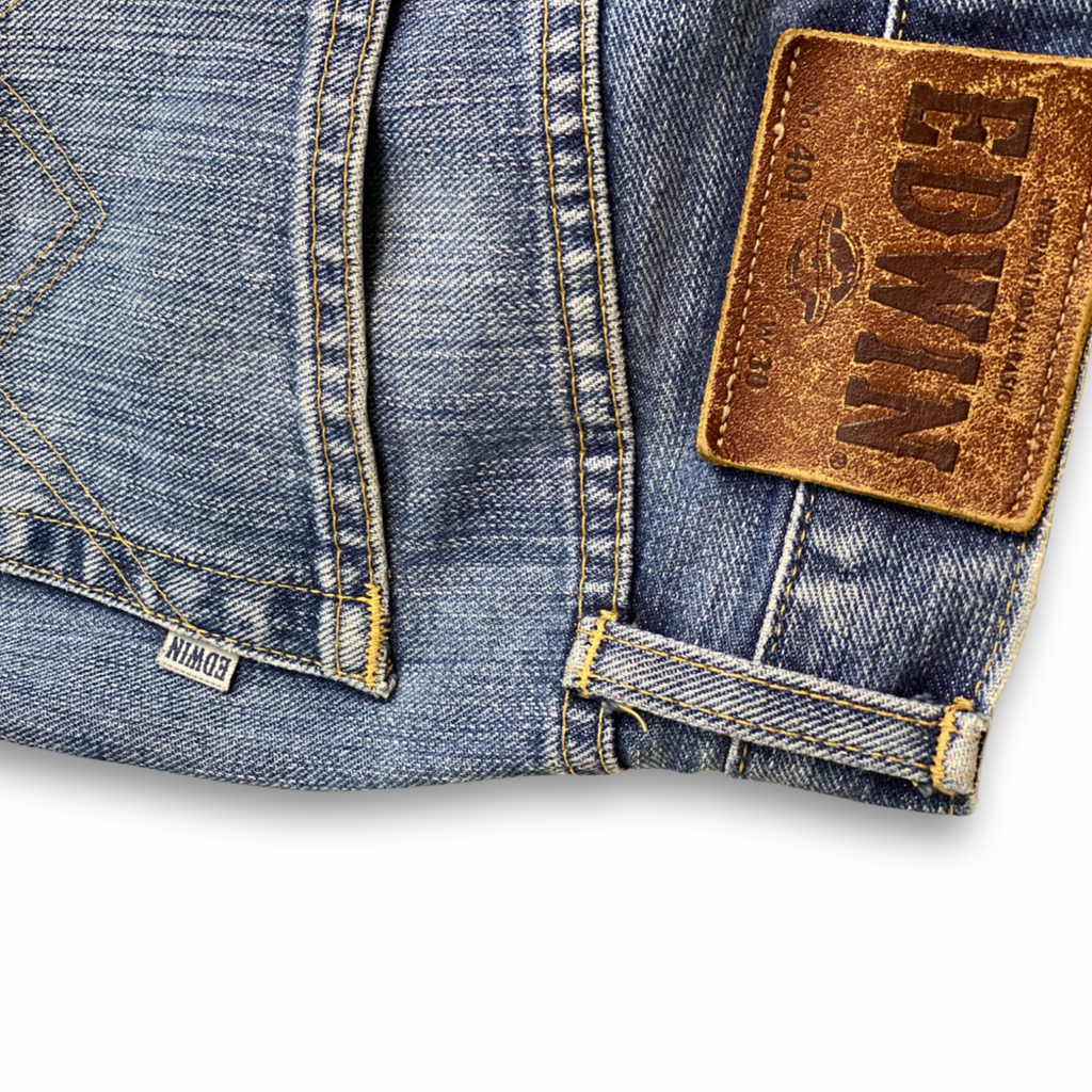 EDWIN 404 STRAIGHT CUT MID RISE JEANS // Zipper fly, ankle length; waist 30 - leg 30