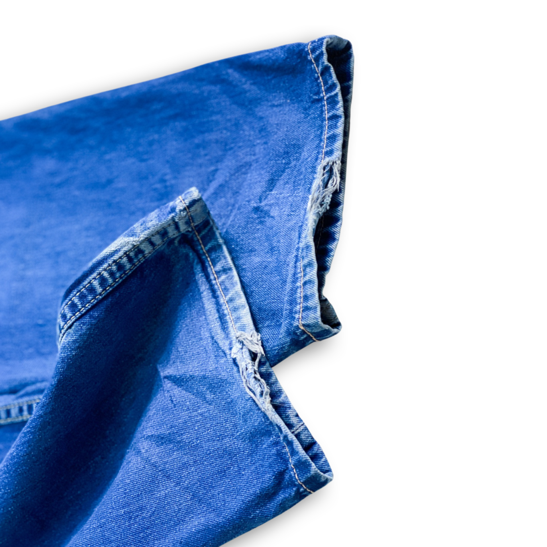 MENS LEVIS 902 BACK CINCH JEANS // Button fly and rivet details. Size 33 waist 32 length.