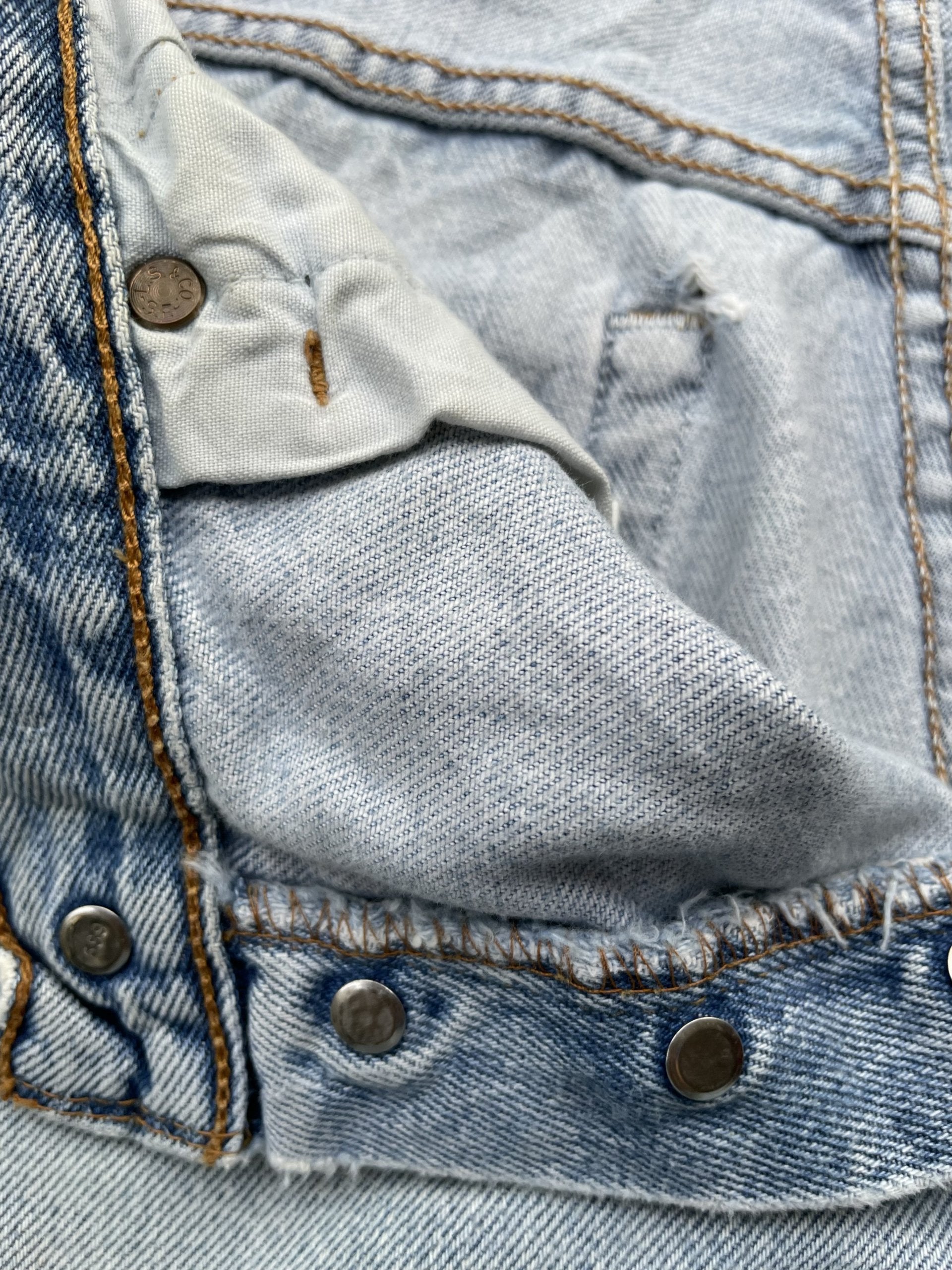 Vintage Levis 501 e 2000 Aging Distressed