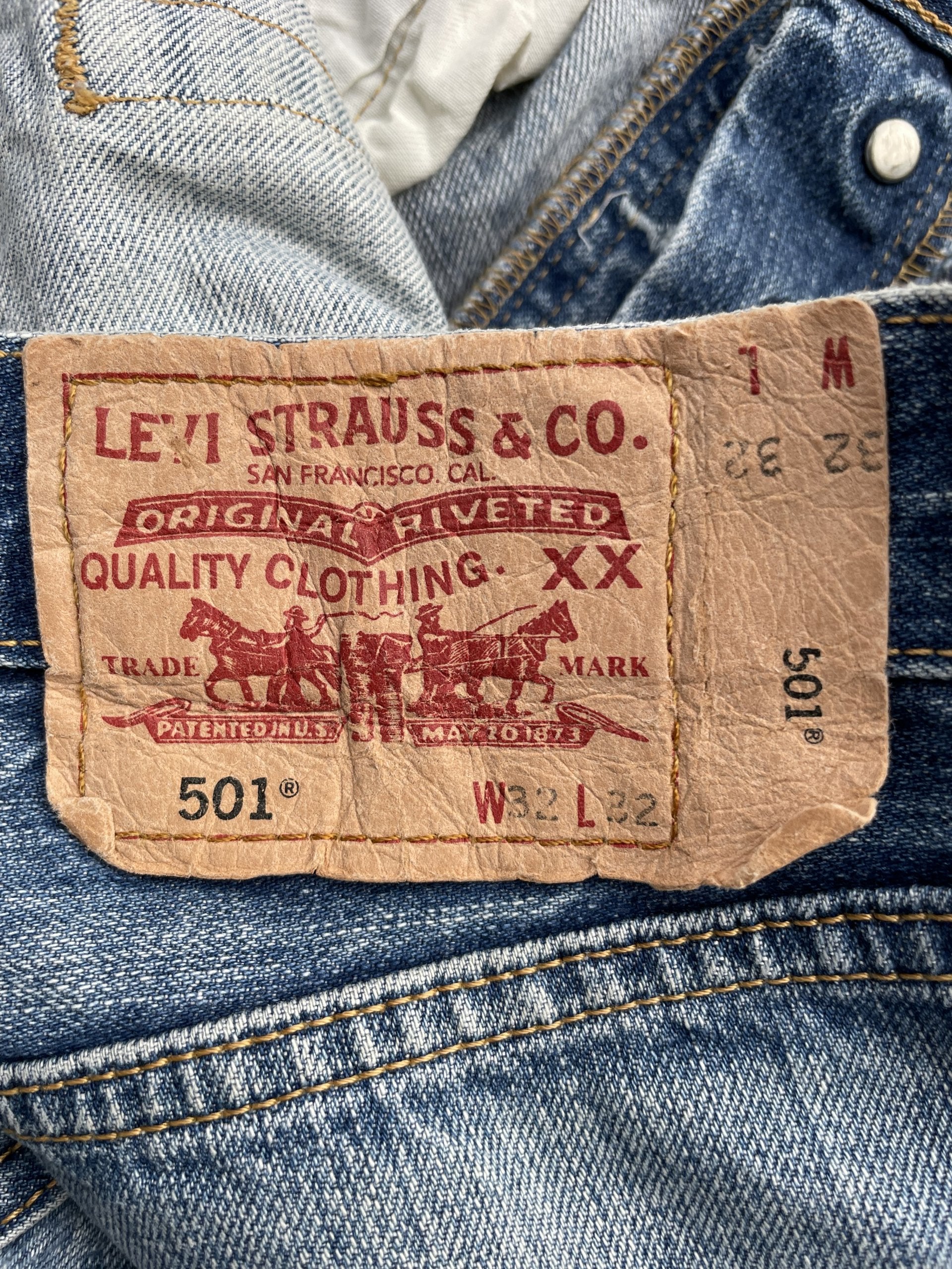Vintage Levis 501 e 2005 Aging Distressed Denim
