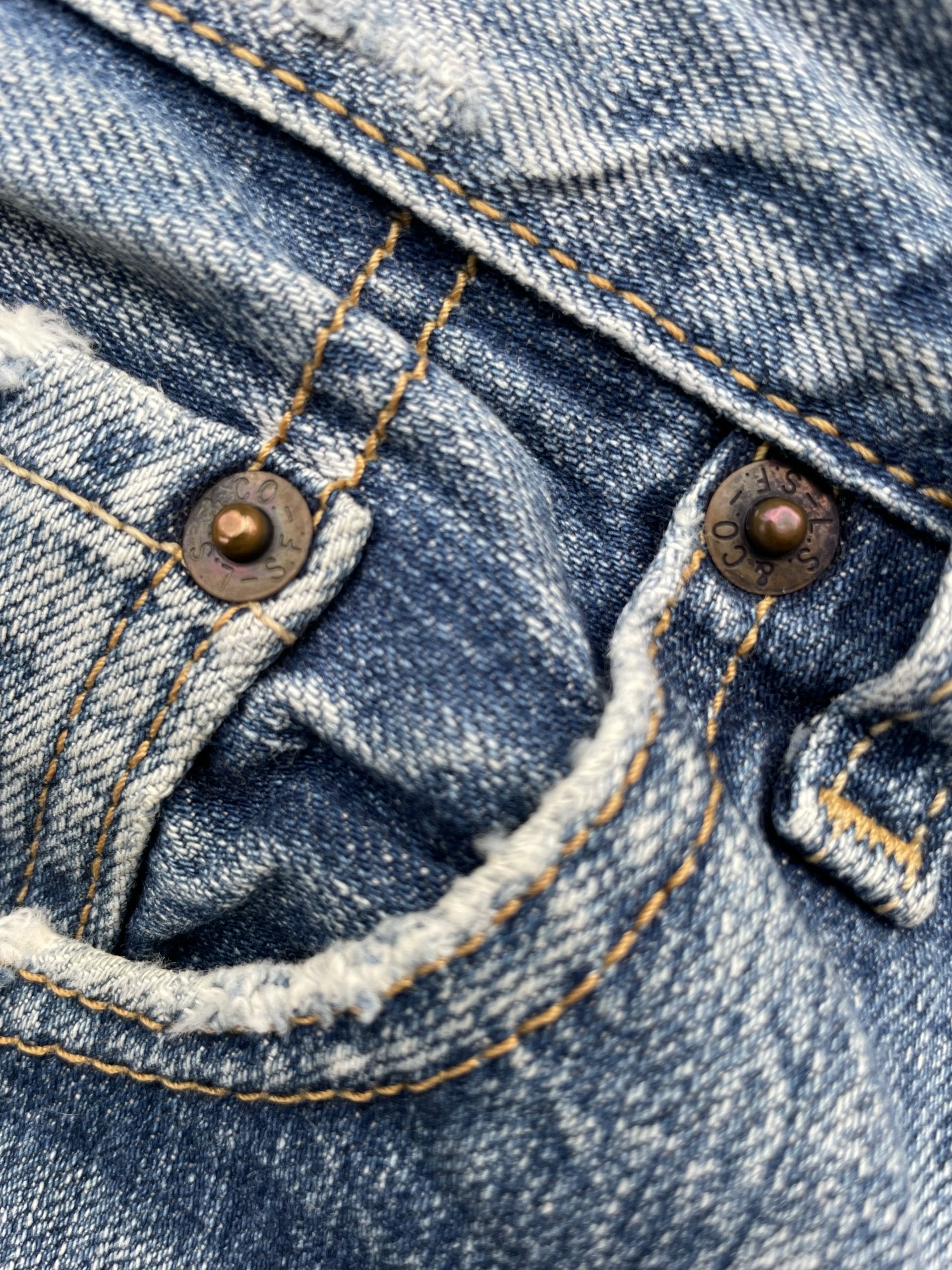Vintage Levis 501 e 2005 Aging Distressed Denim