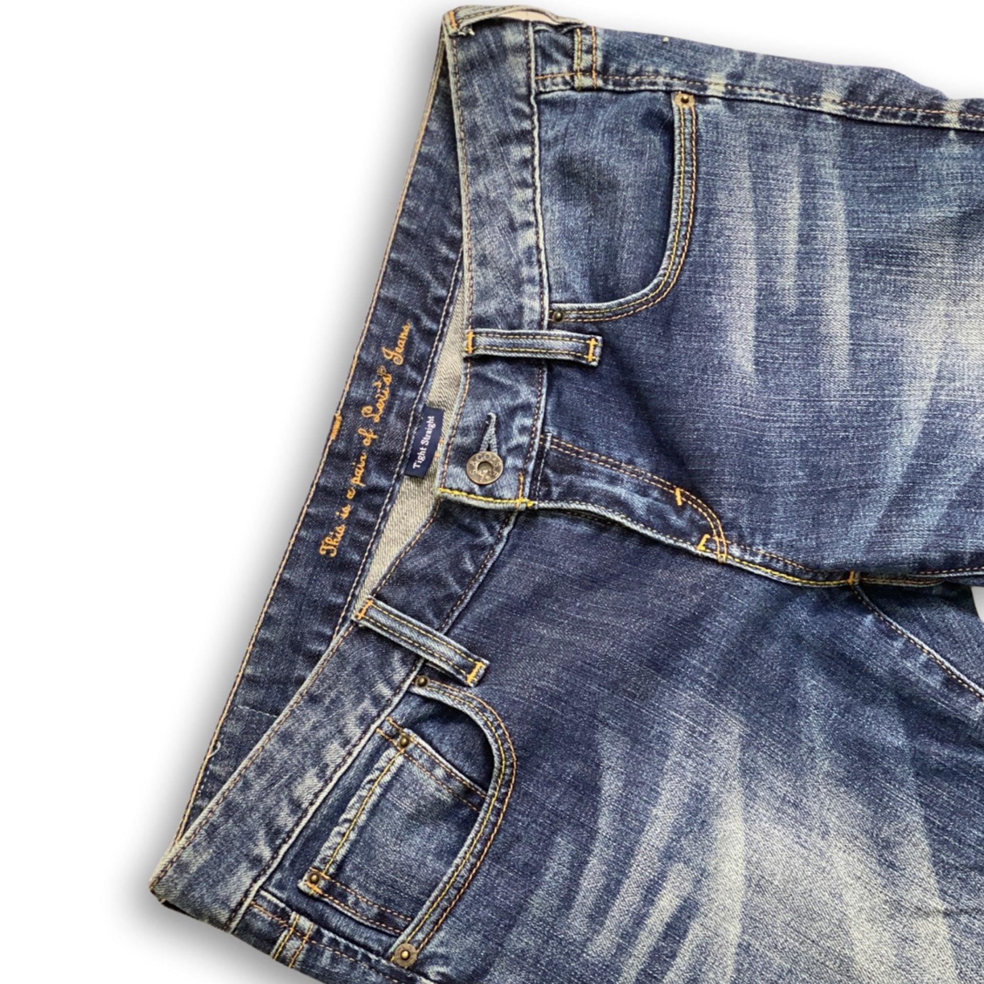 LEVIS FEMALE, TIGHT, STRAIGHT FIT 32 waist 30 length