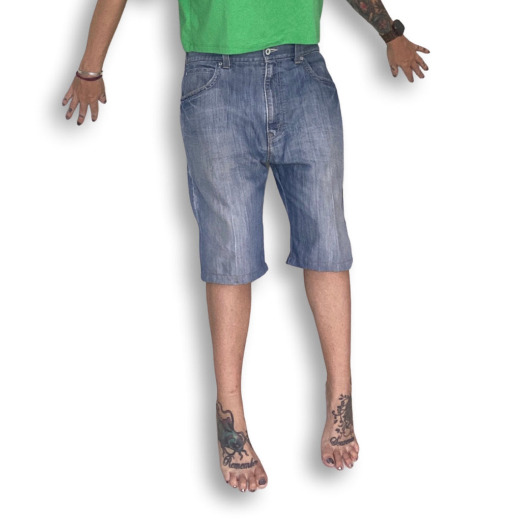 MENS LEVIS 579 BAGGY SHORTS // 34 inch waist