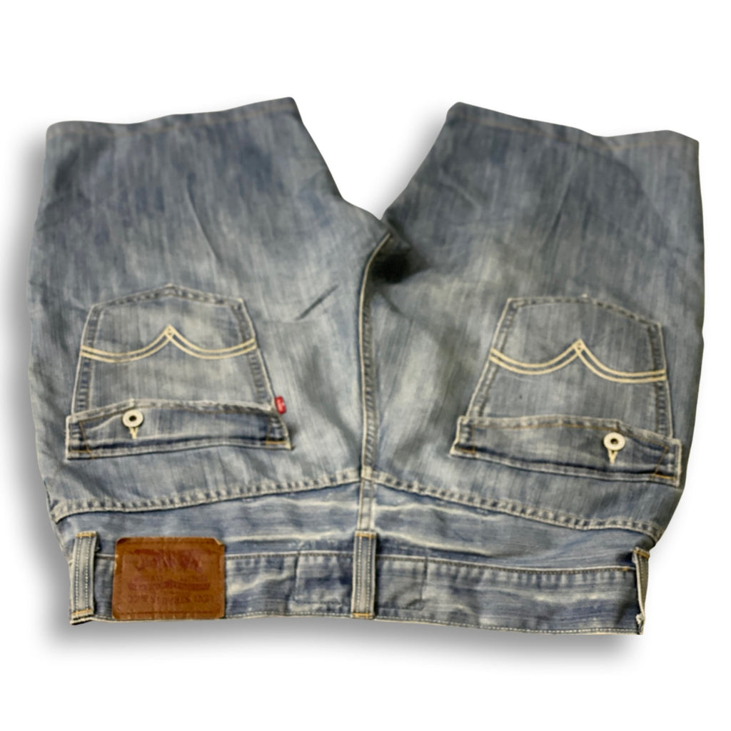 MENS LEVIS 579 BAGGY SHORTS // 34 inch waist
