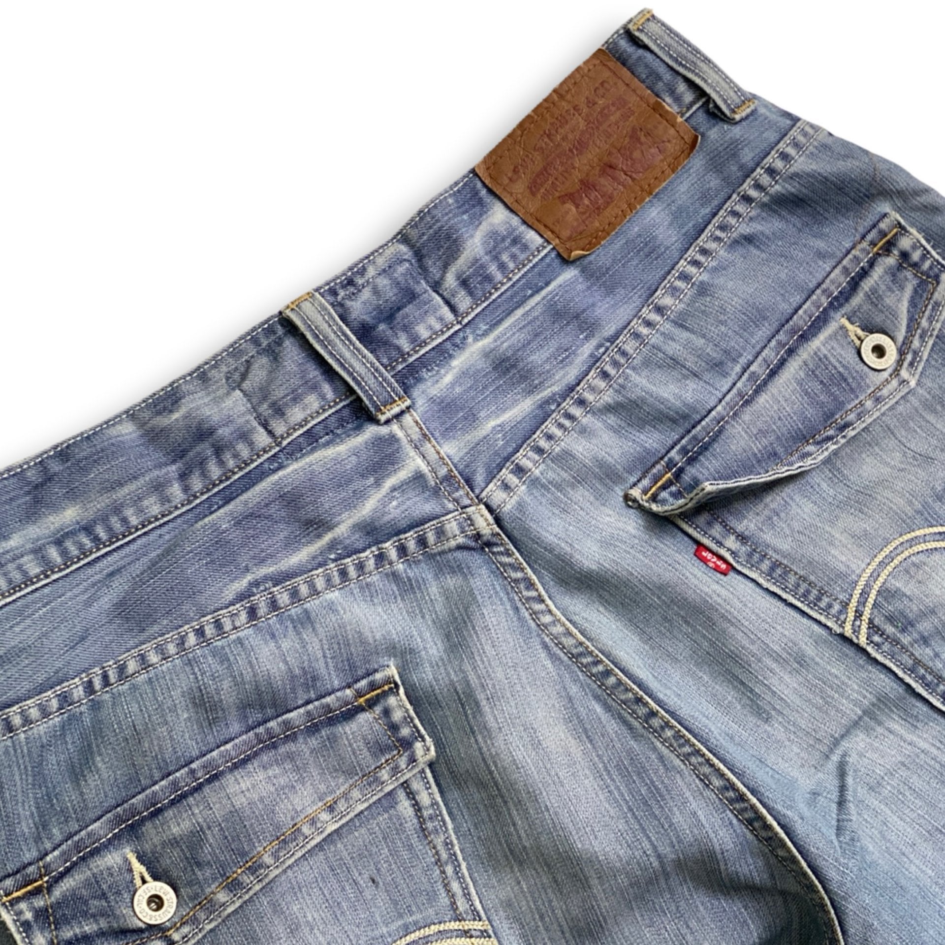MENS LEVIS 579 BAGGY SHORTS // 34 inch waist