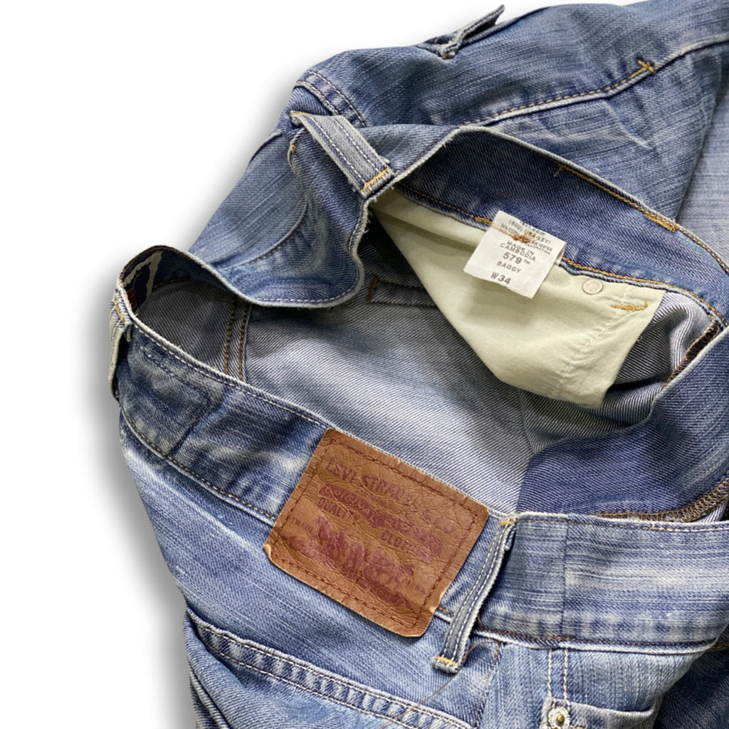 MENS LEVIS 579 BAGGY SHORTS // 34 inch waist