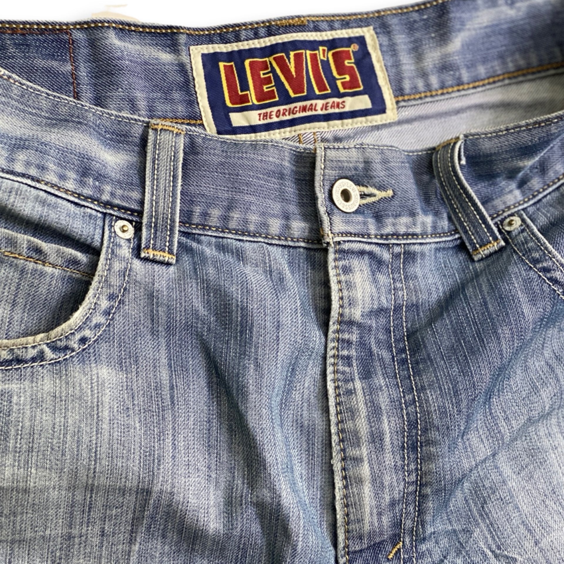 MENS LEVIS 579 BAGGY SHORTS // 34 inch waist