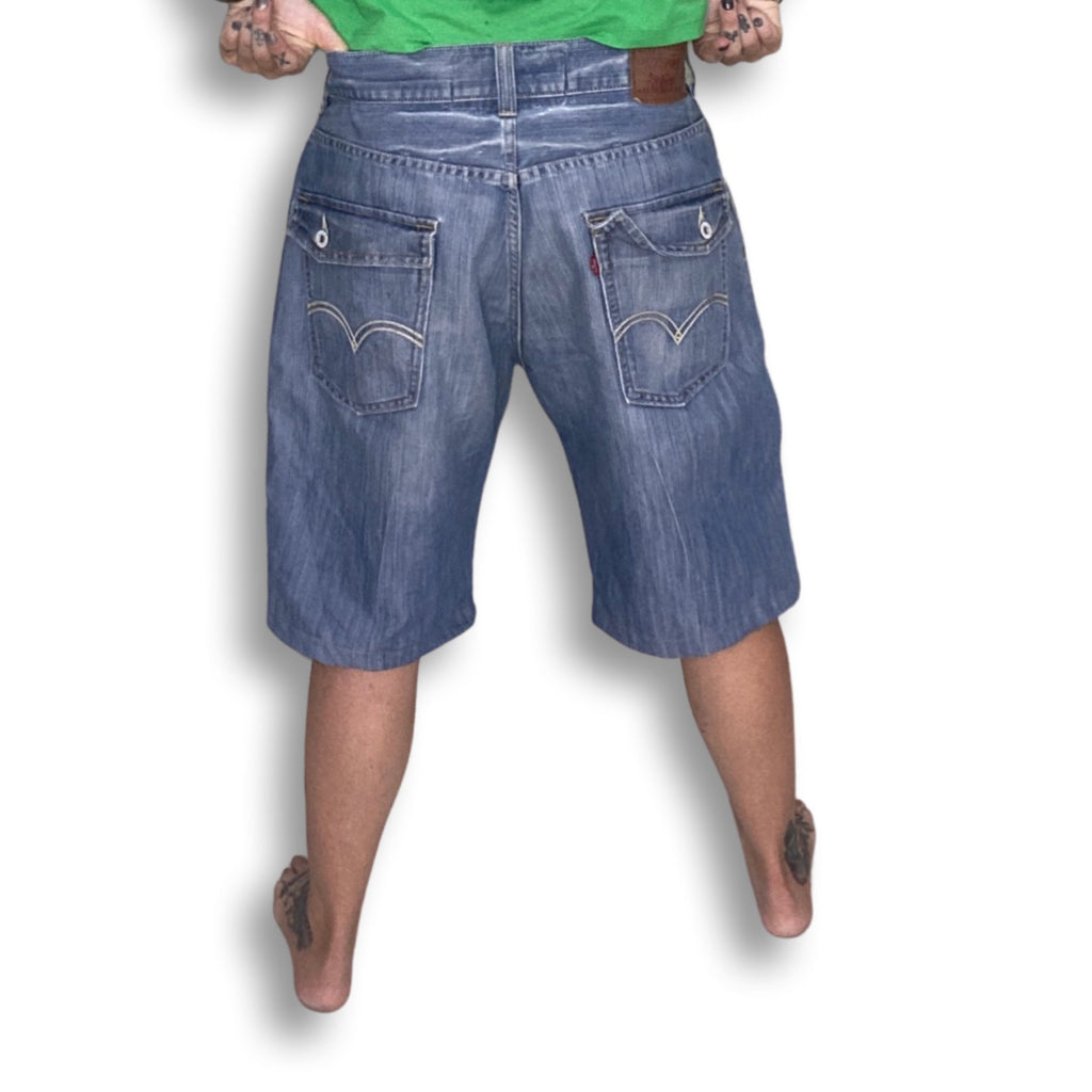 MENS LEVIS 579 BAGGY SHORTS // 34 inch waist