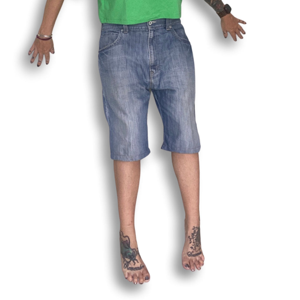 MENS LEVIS 579 BAGGY SHORTS // 34 inch waist
