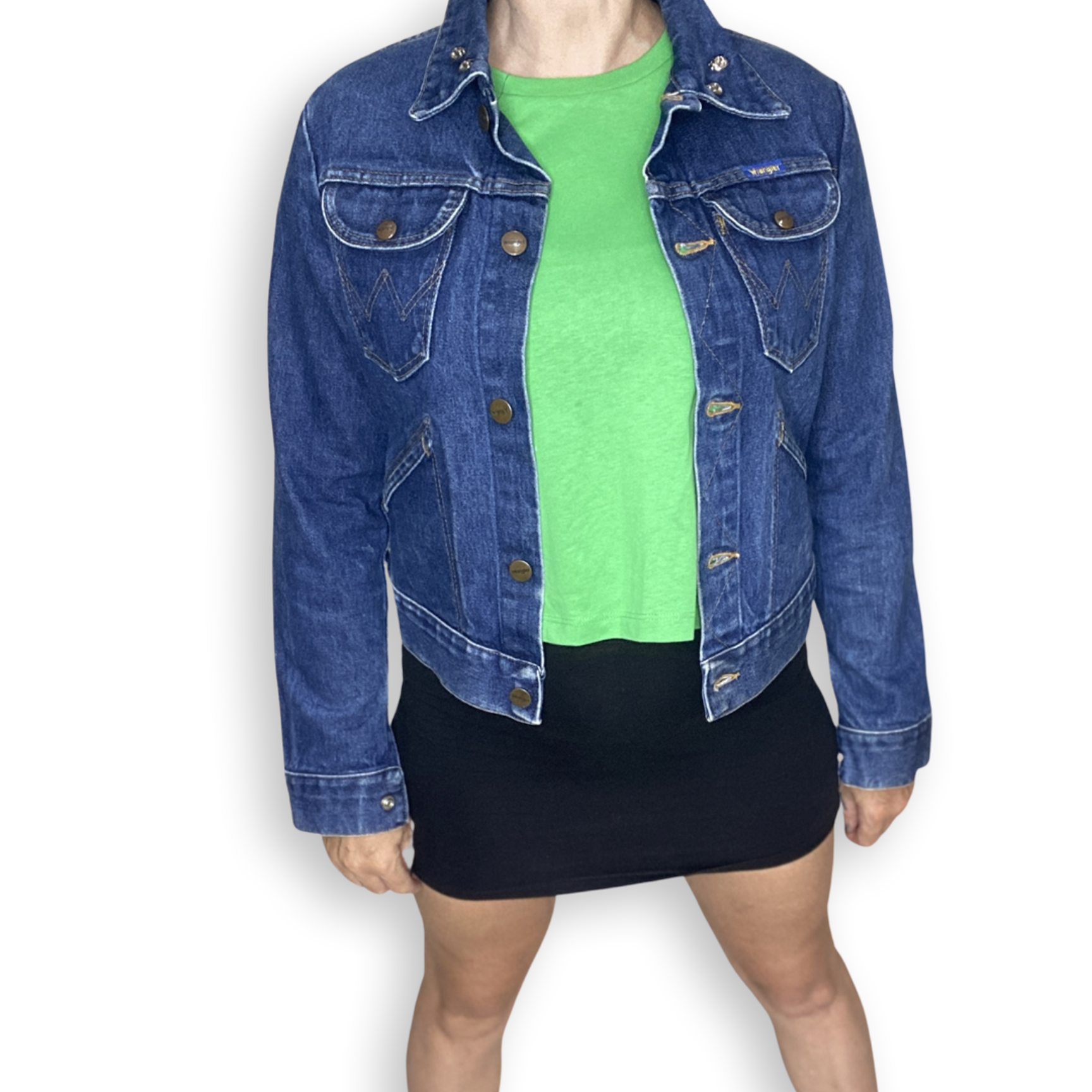 RARE WRANGLER VINTAGE LADIES DENIM JACKET // Great condition, skull rivet collar detail, size 34 (UK 8)