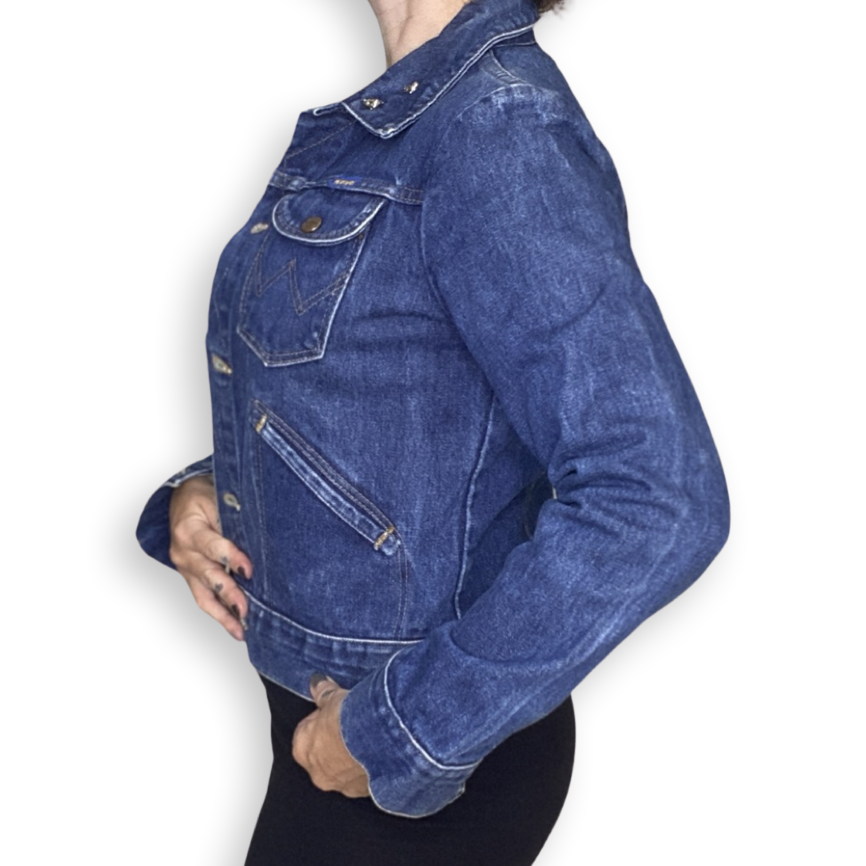 RARE WRANGLER VINTAGE LADIES DENIM JACKET // Great condition, skull rivet collar detail, size 34 (UK 8)