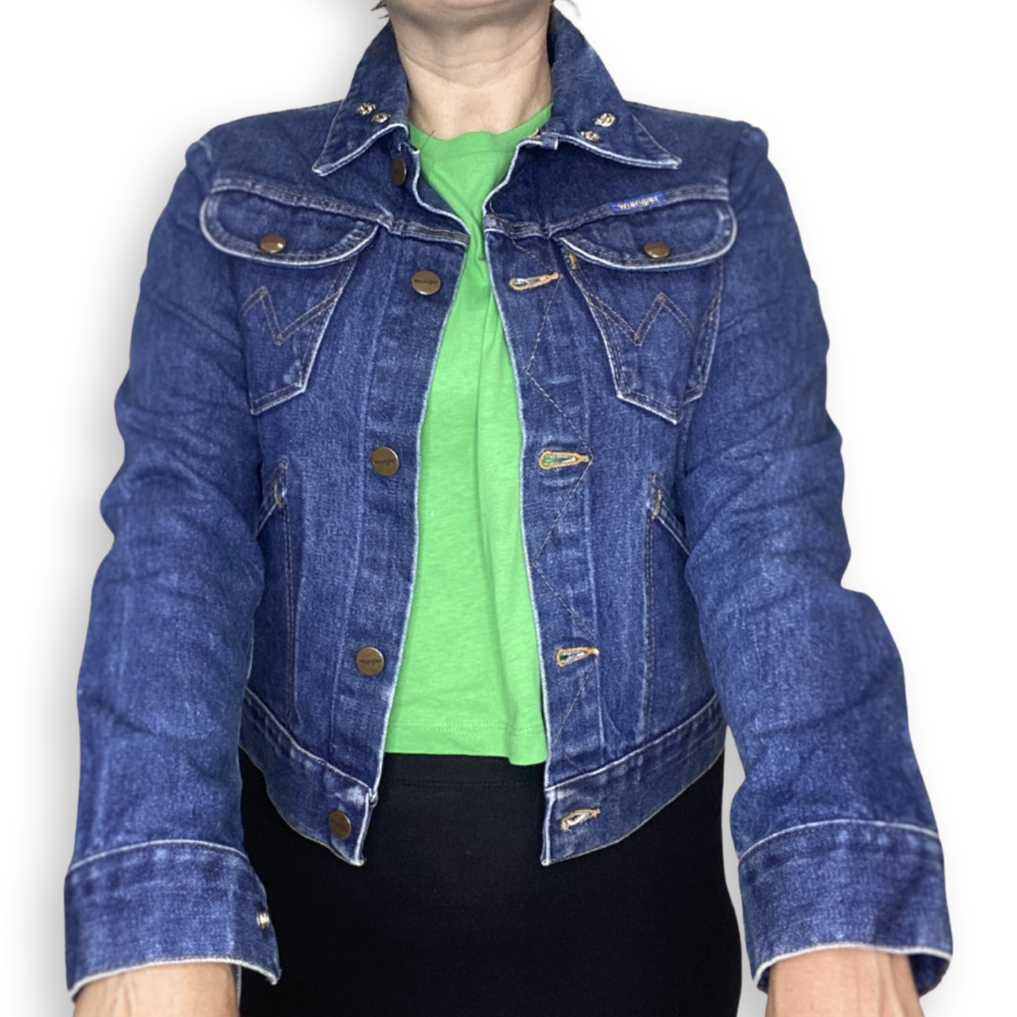 RARE WRANGLER VINTAGE LADIES DENIM JACKET // Great condition, skull rivet collar detail, size 34 (UK 8)