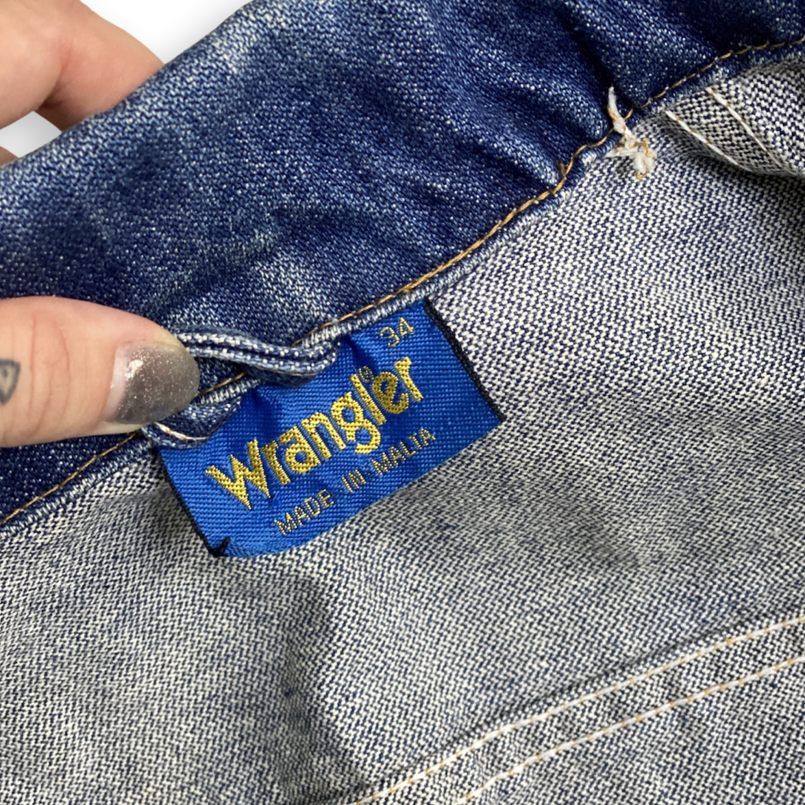 RARE WRANGLER VINTAGE LADIES DENIM JACKET // Great condition, skull rivet collar detail, size 34 (UK 8)