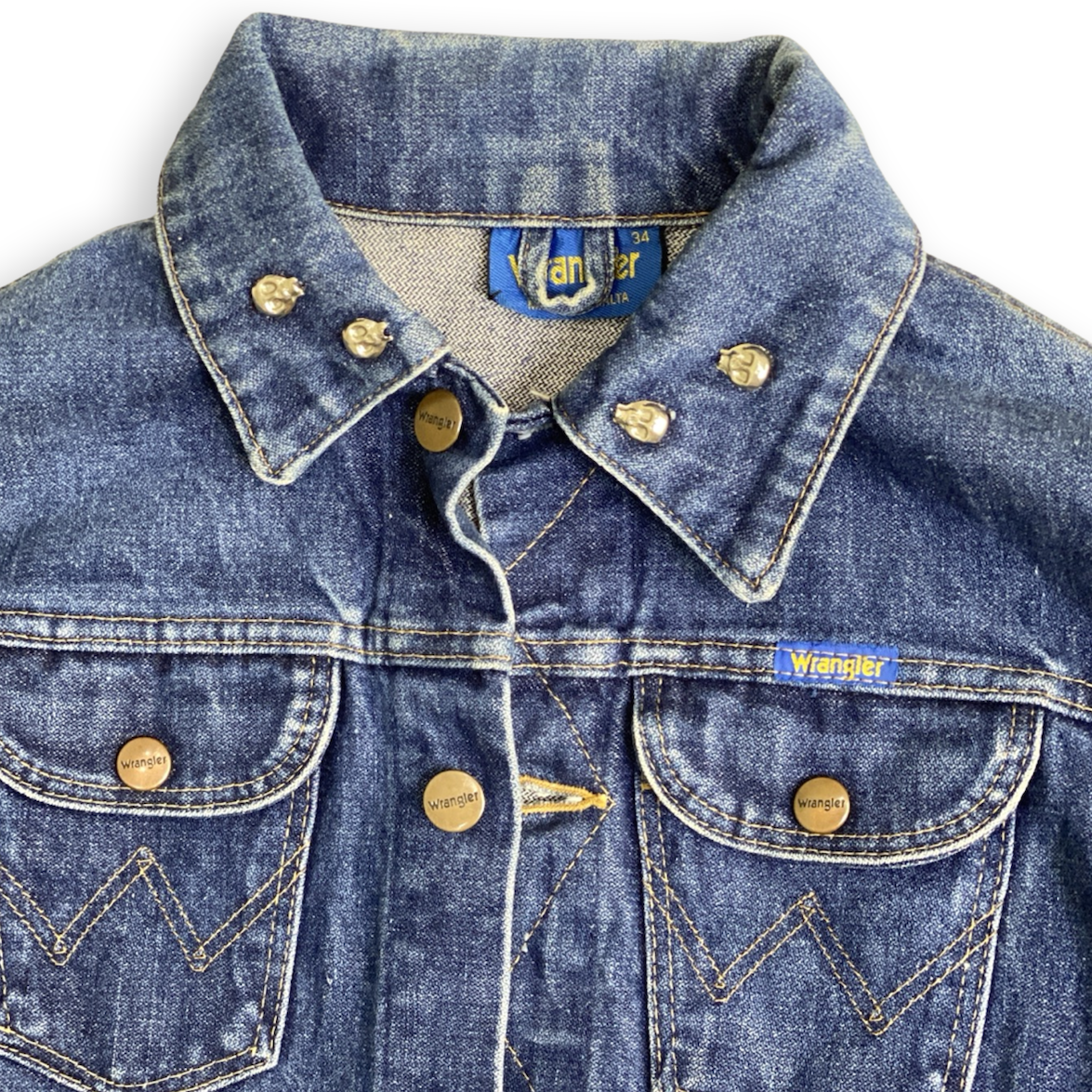 RARE WRANGLER VINTAGE LADIES DENIM JACKET // Great condition, skull rivet collar detail, size 34 (UK 8)