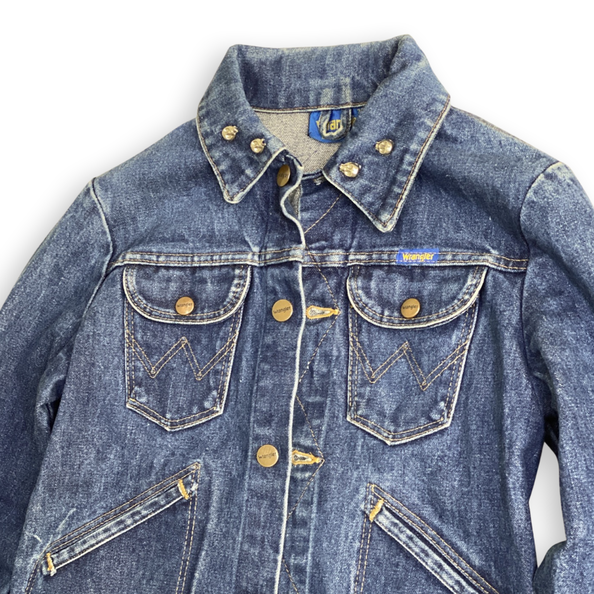 RARE WRANGLER VINTAGE LADIES DENIM JACKET // Great condition, skull rivet collar detail, size 34 (UK 8)