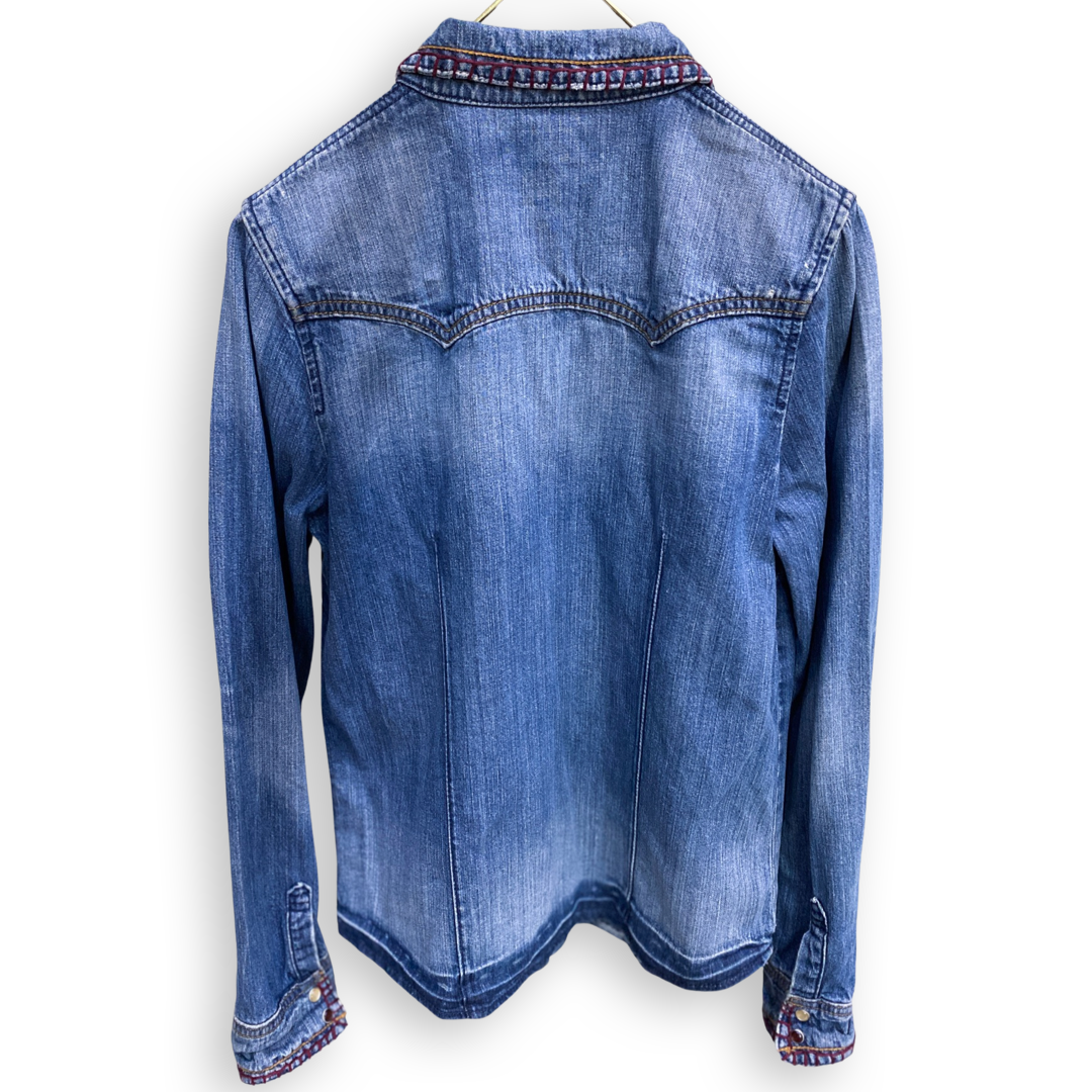 RARE LEVIS WESTERN SHIRT WITH BLANKET STITCH DETAILS // Pearl popper buttons size medium