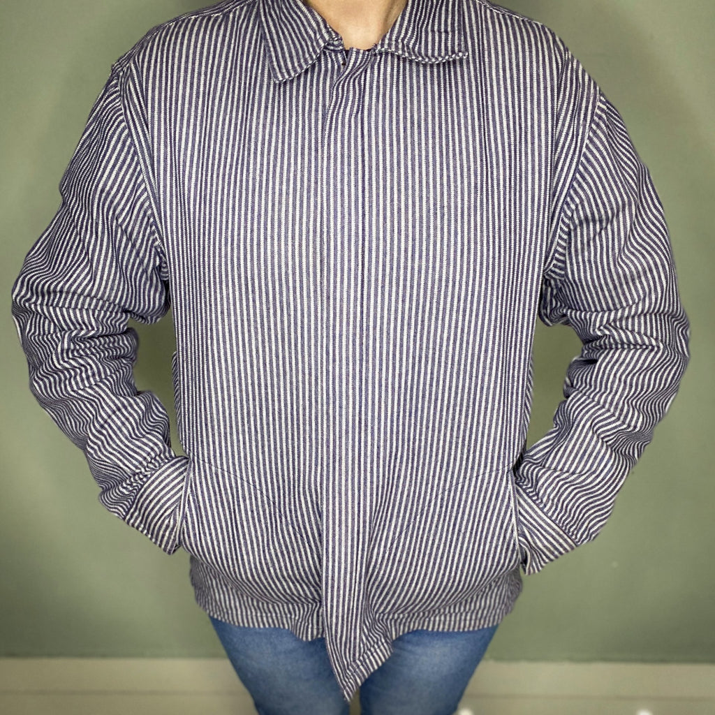 REACTION NAVY AND WHITE ZIPPER JACKET WITH POCKETS