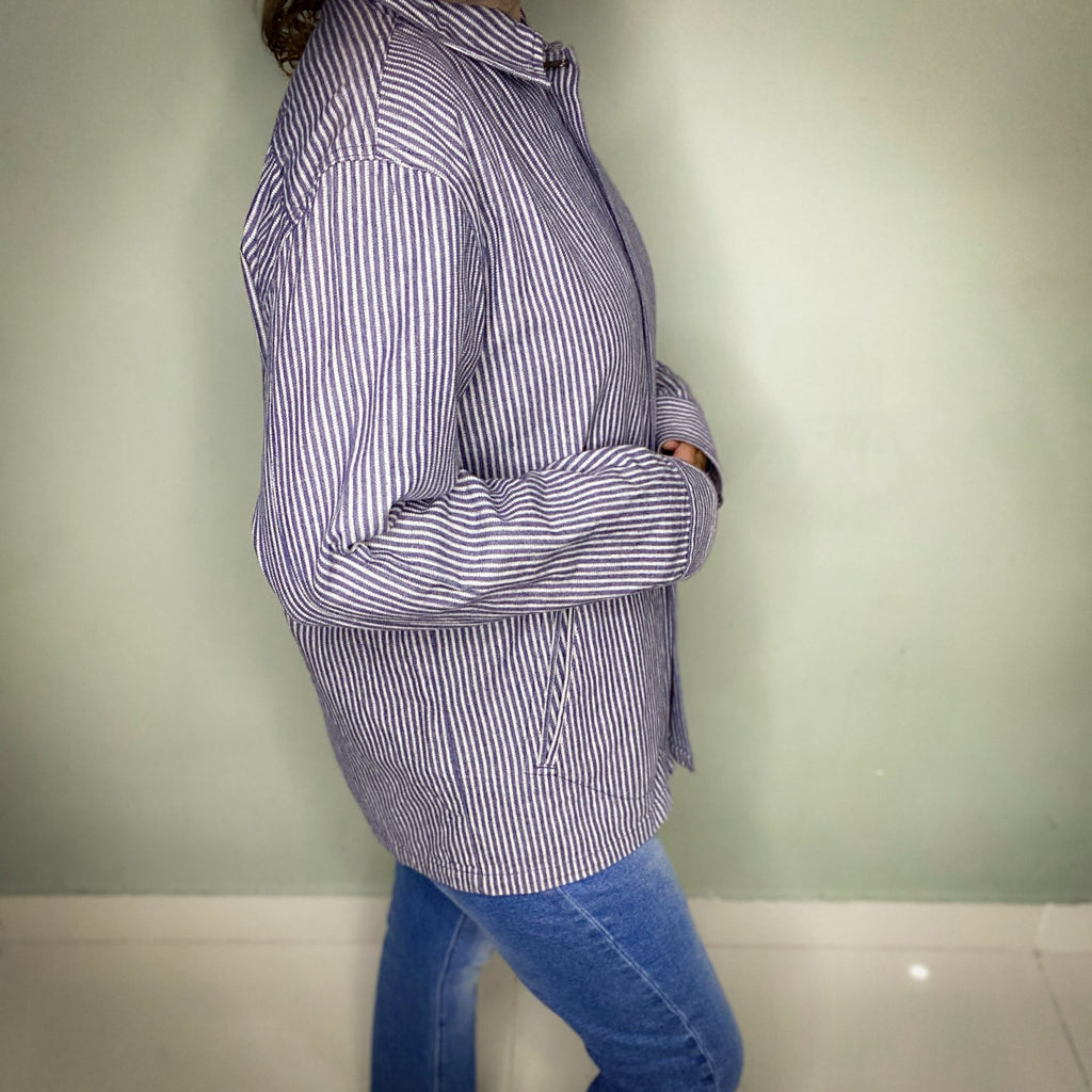 REACTION NAVY AND WHITE ZIPPER JACKET WITH POCKETS