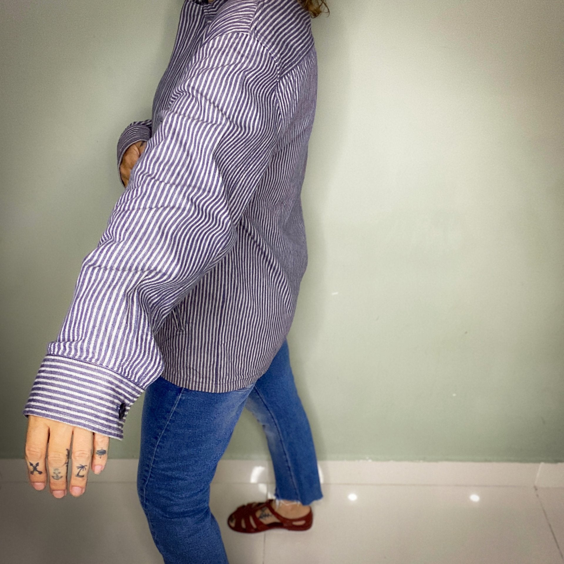 REACTION NAVY AND WHITE ZIPPER JACKET WITH POCKETS