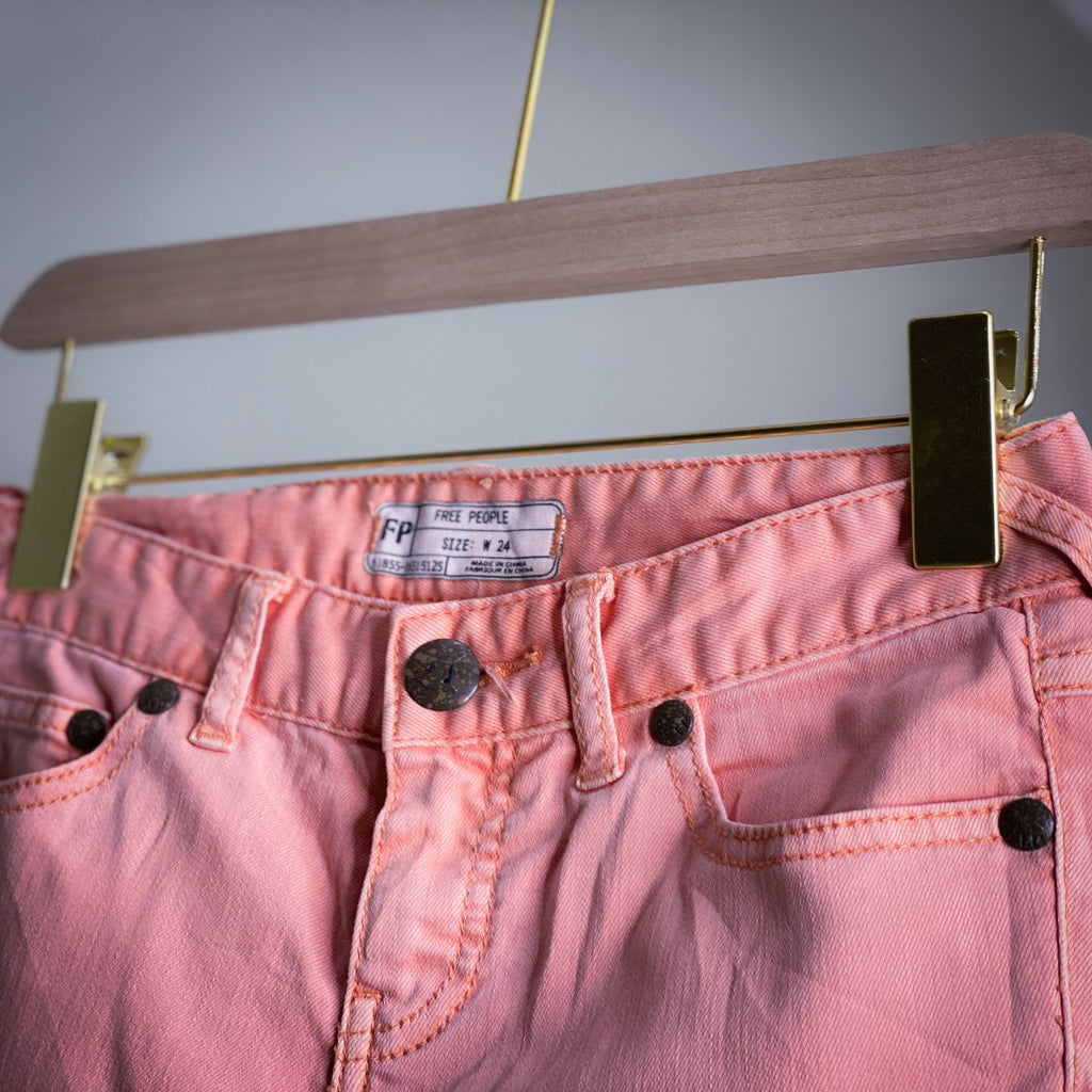 FREE PEOPLE SALMON PINK CROPPED SKINNIES WITH ANKLE ZIPPERS