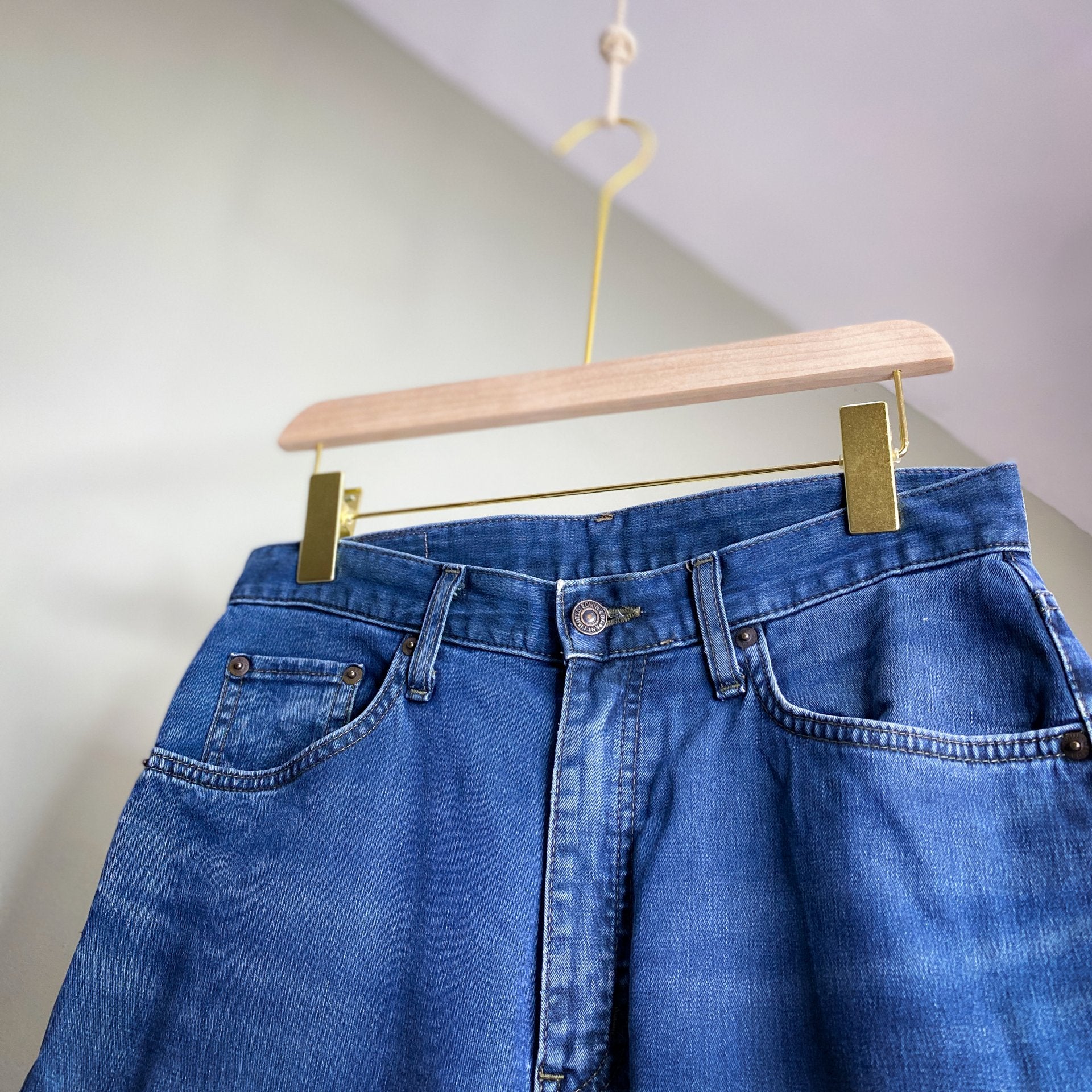 EDWIN 704 STRAIGHT CUT JEANS // Zipper fly, waist 31 - leg 31