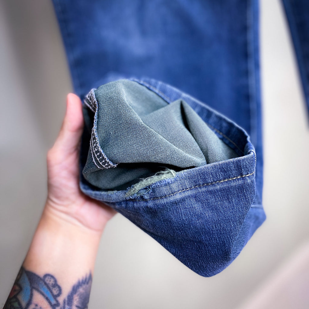 EDWIN 704 STRAIGHT CUT JEANS // Zipper fly, waist 31 - leg 31