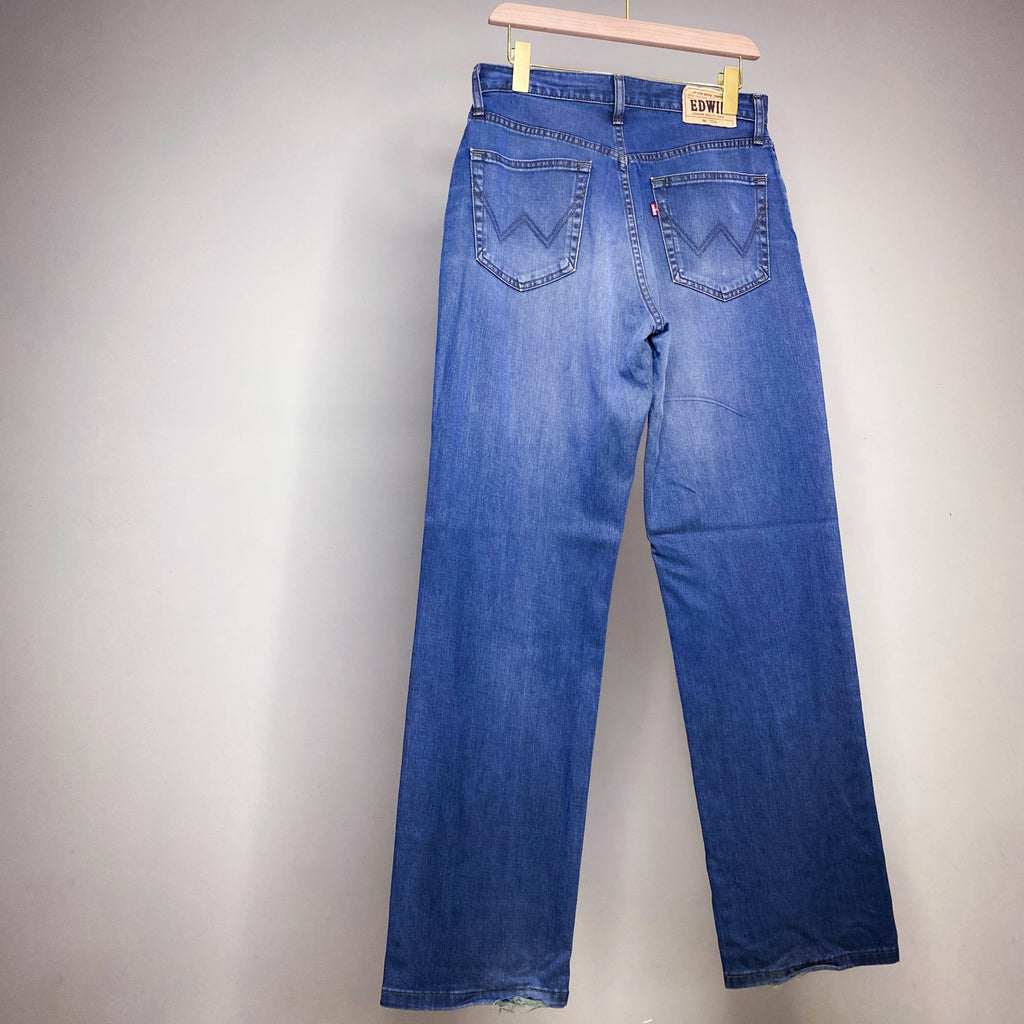 EDWIN 704 STRAIGHT CUT JEANS // Zipper fly, waist 31 - leg 31