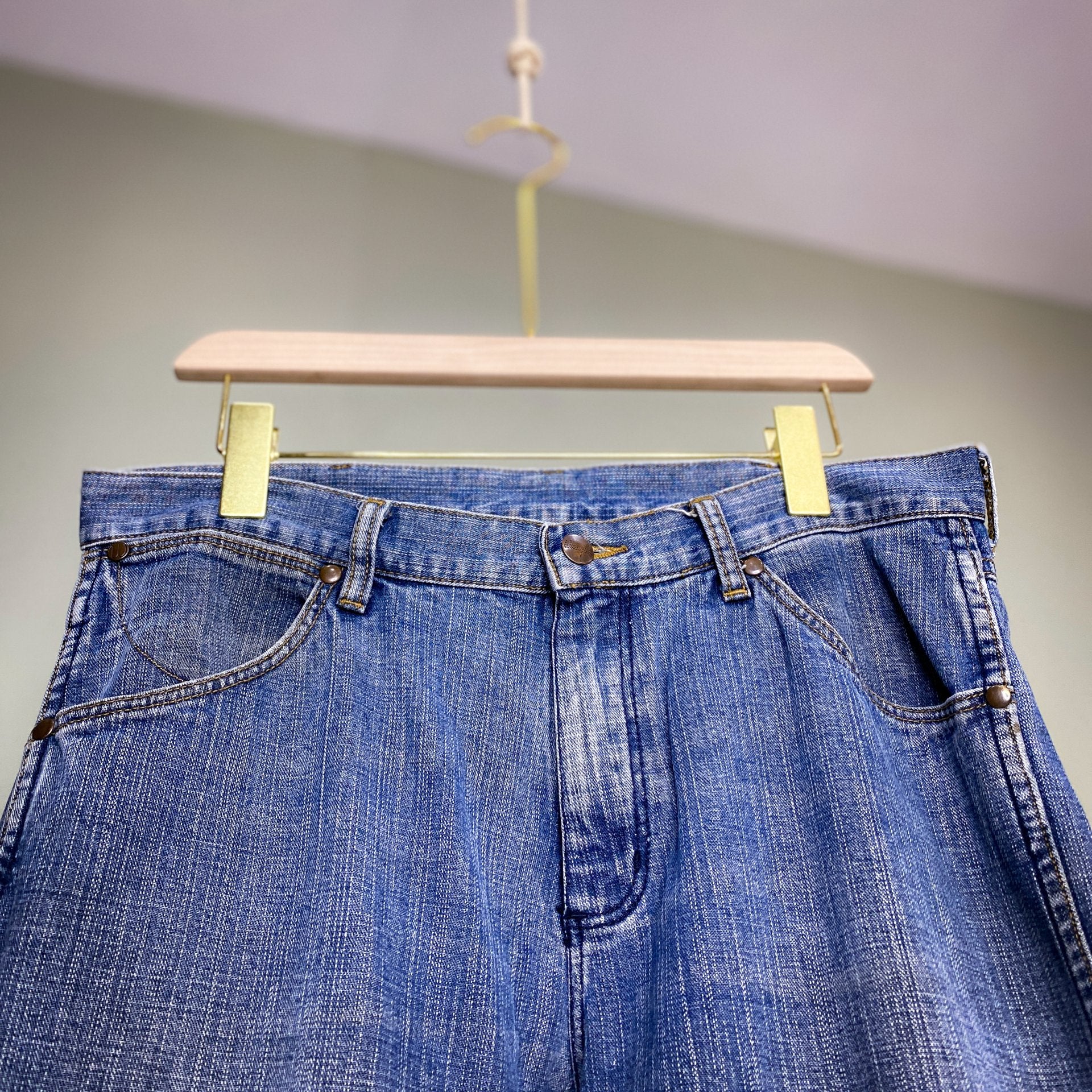 WRANGLER VINTAGE TEXTURED JEANS 32 - 32