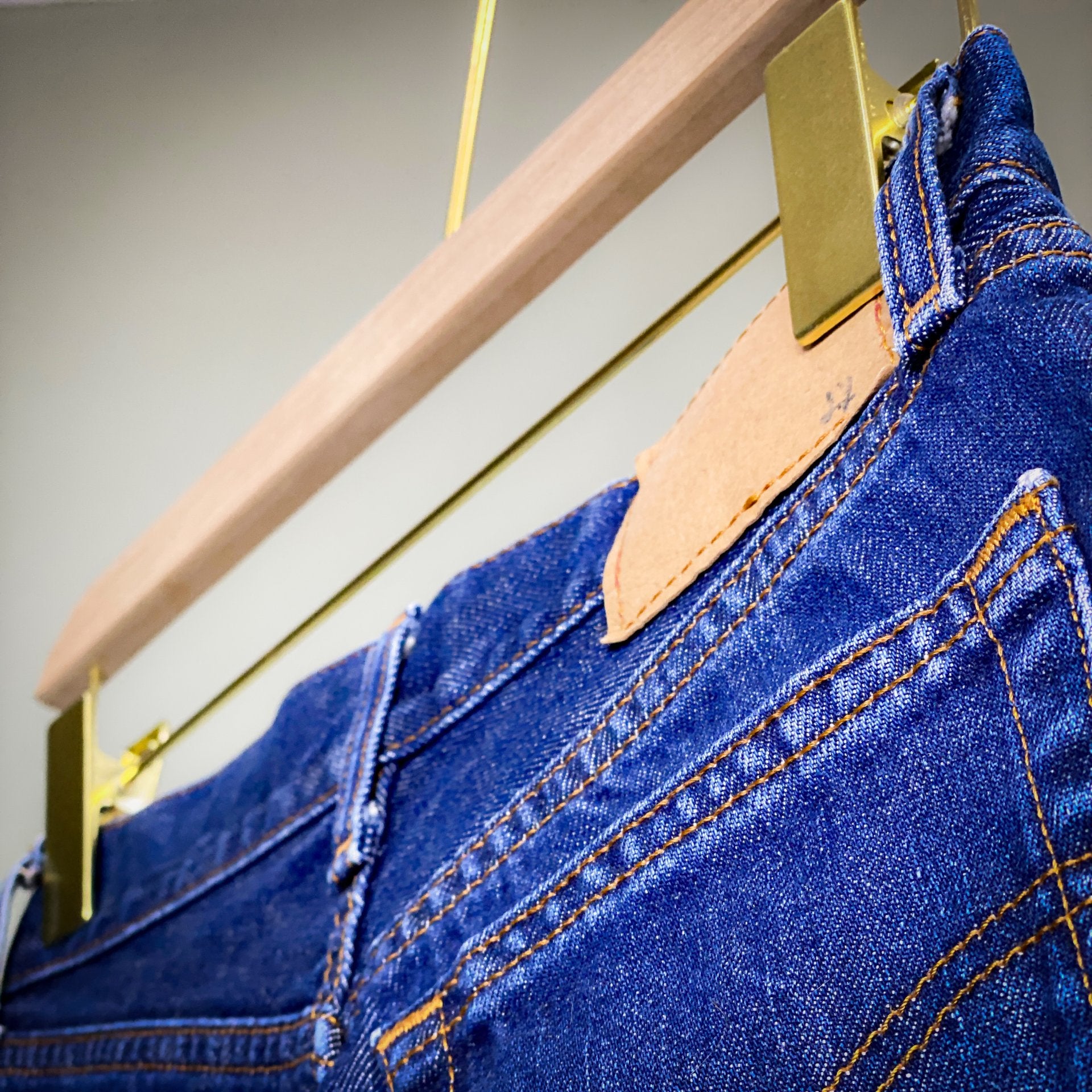 LEVIS CUT OFF DENIM SHORTS // Zipper fly; waist fits 25-26