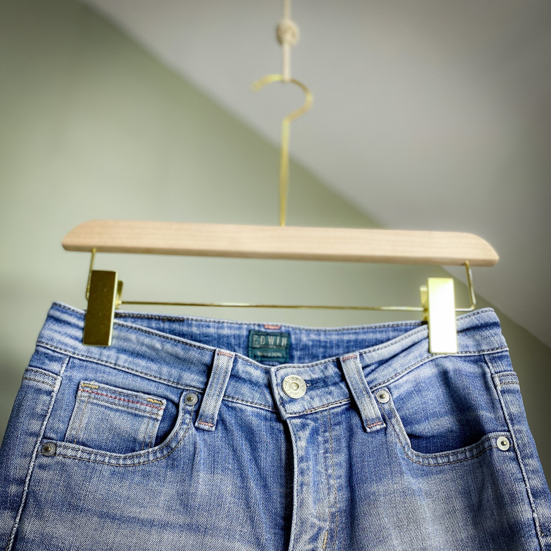 EDWIN ME423 'MADE IN JAPAN' STRAIGHT CUT JEANS // Zipper fly; waist 28 - leg 30