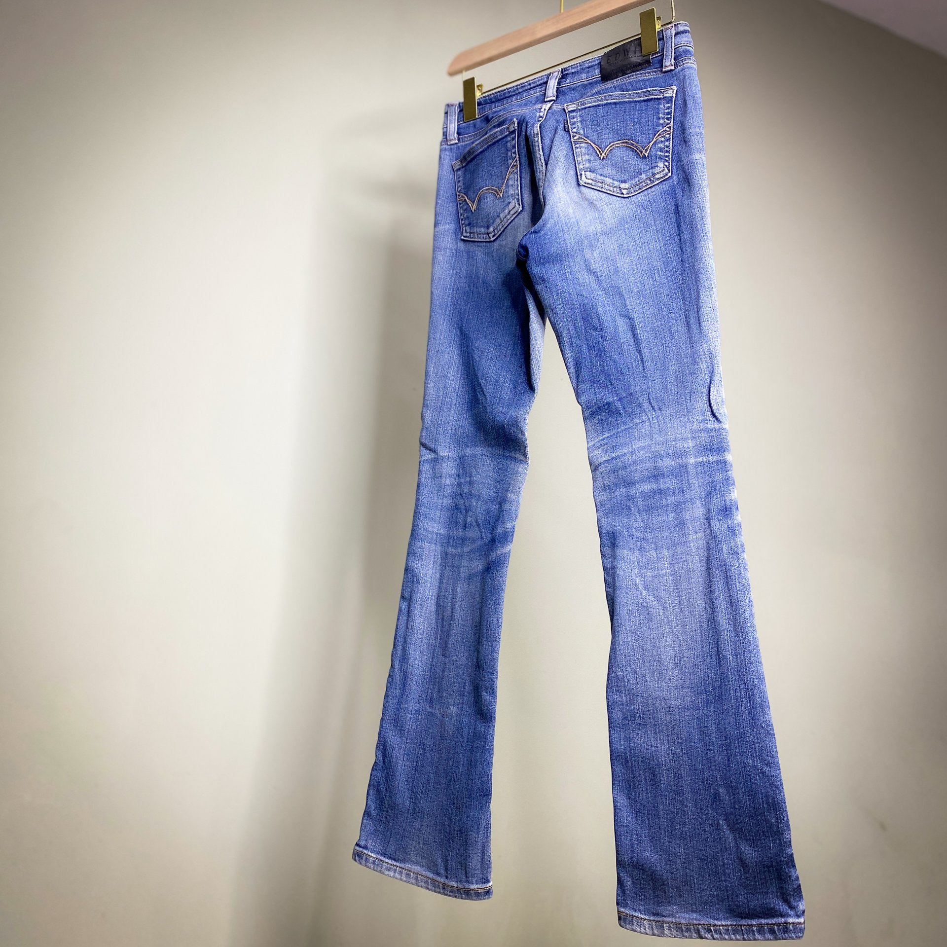 EDWIN ME423 'MADE IN JAPAN' STRAIGHT CUT JEANS // Zipper fly; waist 28 - leg 30