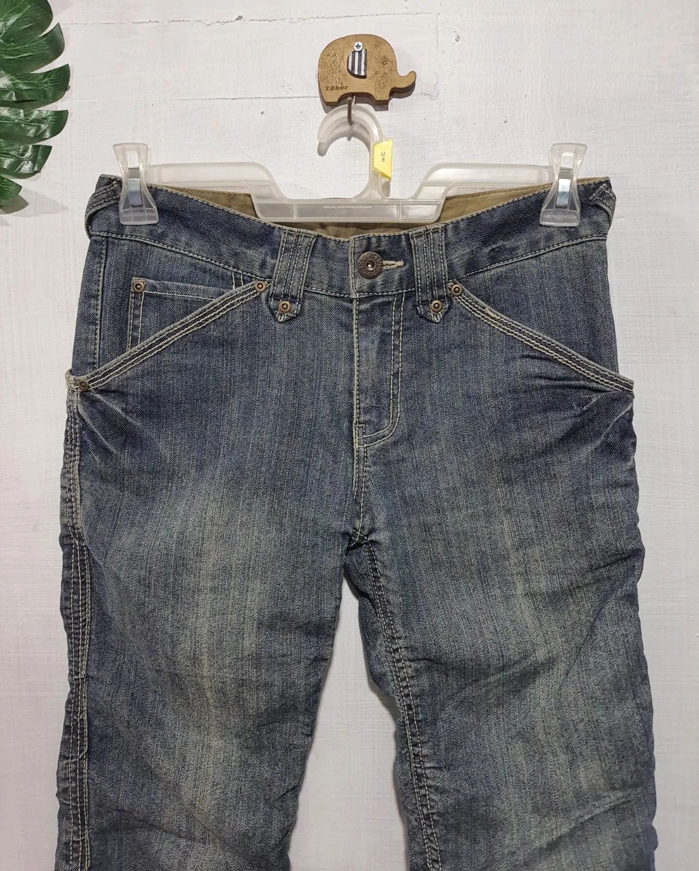 Arrow Thigh To Open Leg With Rubber Skinny Pants