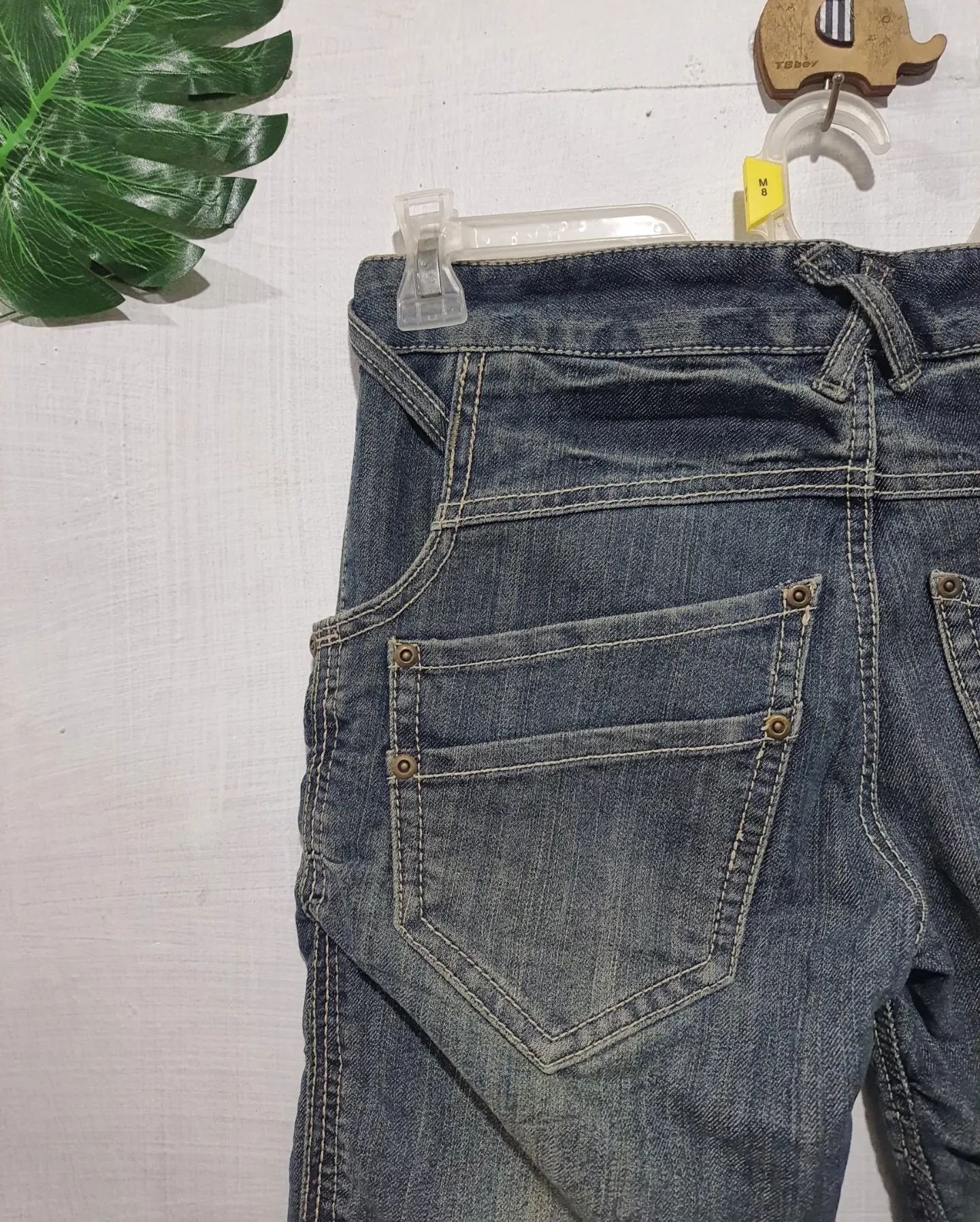 Arrow Thigh To Open Leg With Rubber Skinny Pants