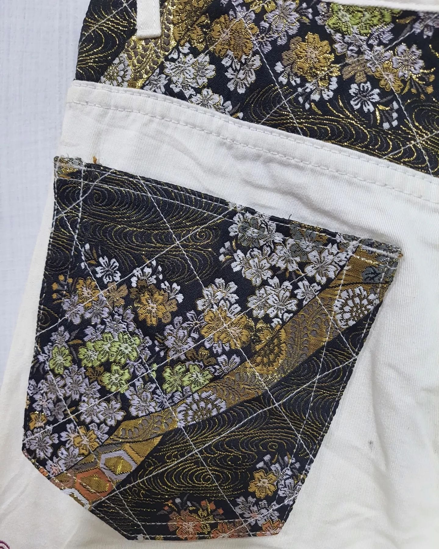Bukkir Abou Full Embroidery Jeans