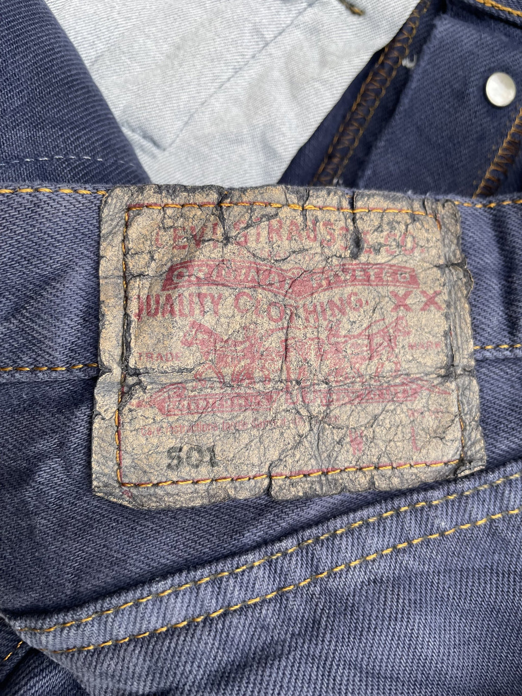 Vintage 1999 Levis 501 e Purple Denim