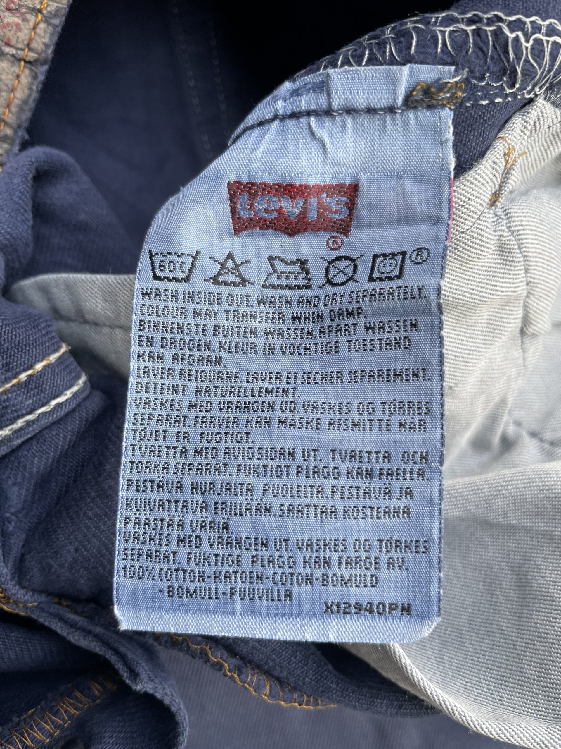 Vintage 1999 Levis 501 e Purple Denim