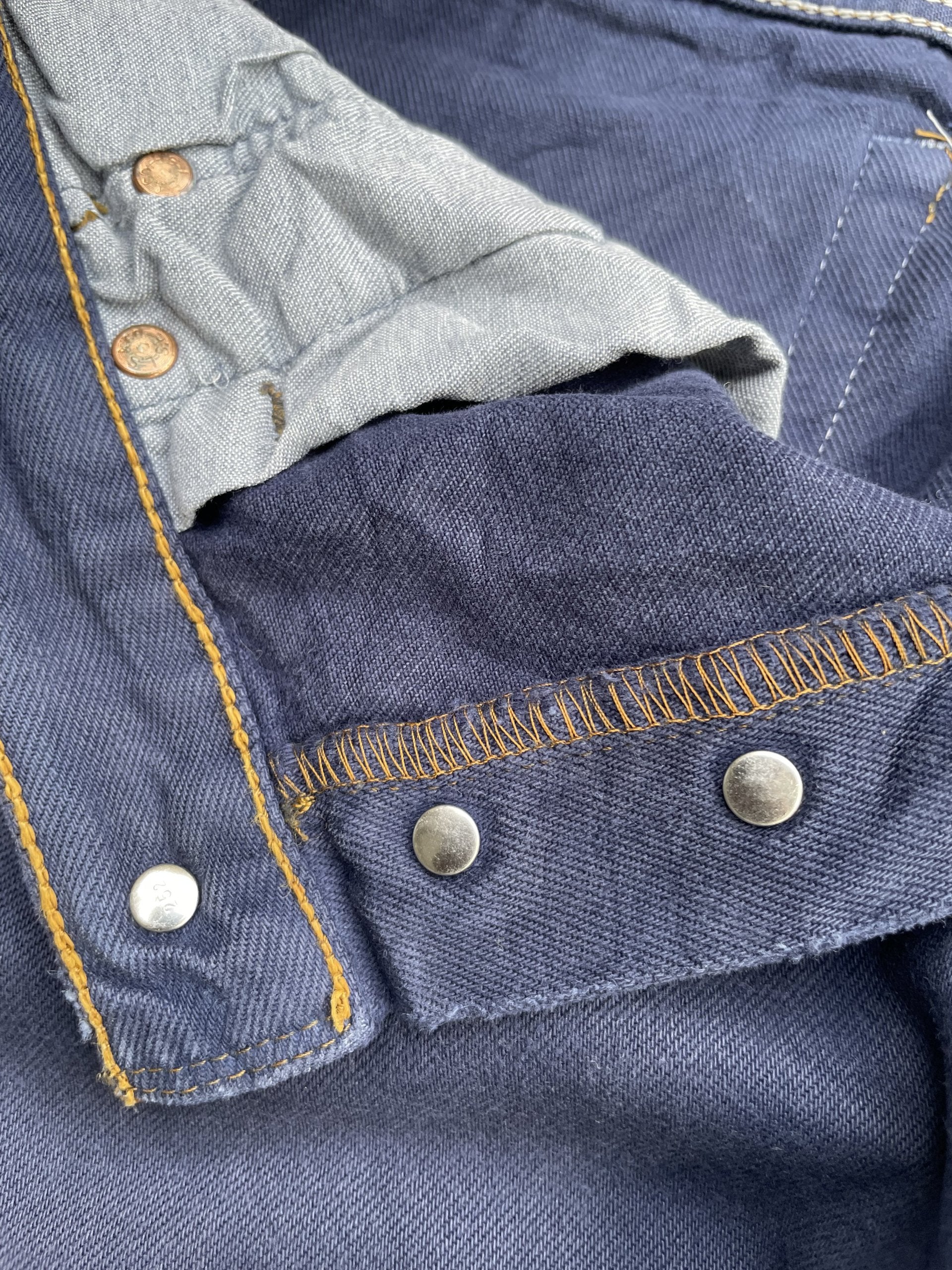 Vintage 1999 Levis 501 e Purple Denim