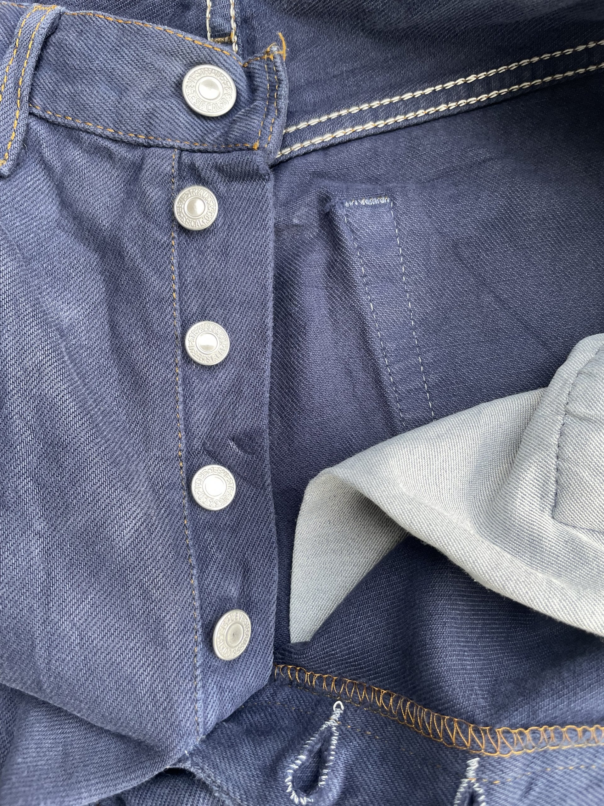 Vintage 1999 Levis 501 e Purple Denim
