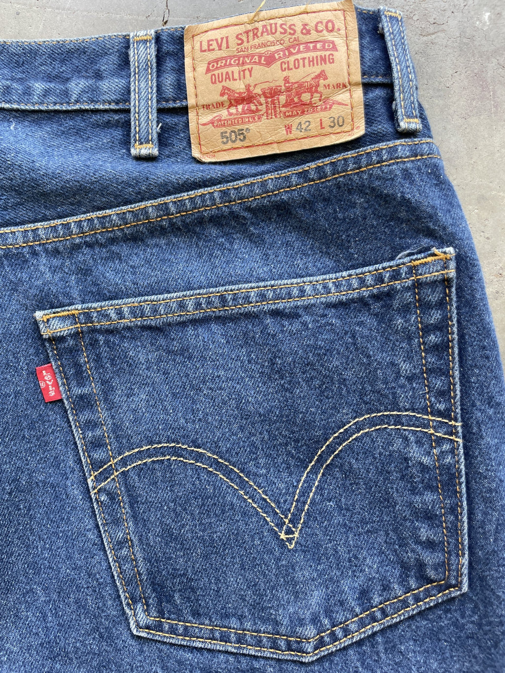 Y2K 2004 Levi's 505 Men’s Dark Blue Denim Jeans 40x29 Regular Fit Straight Leg