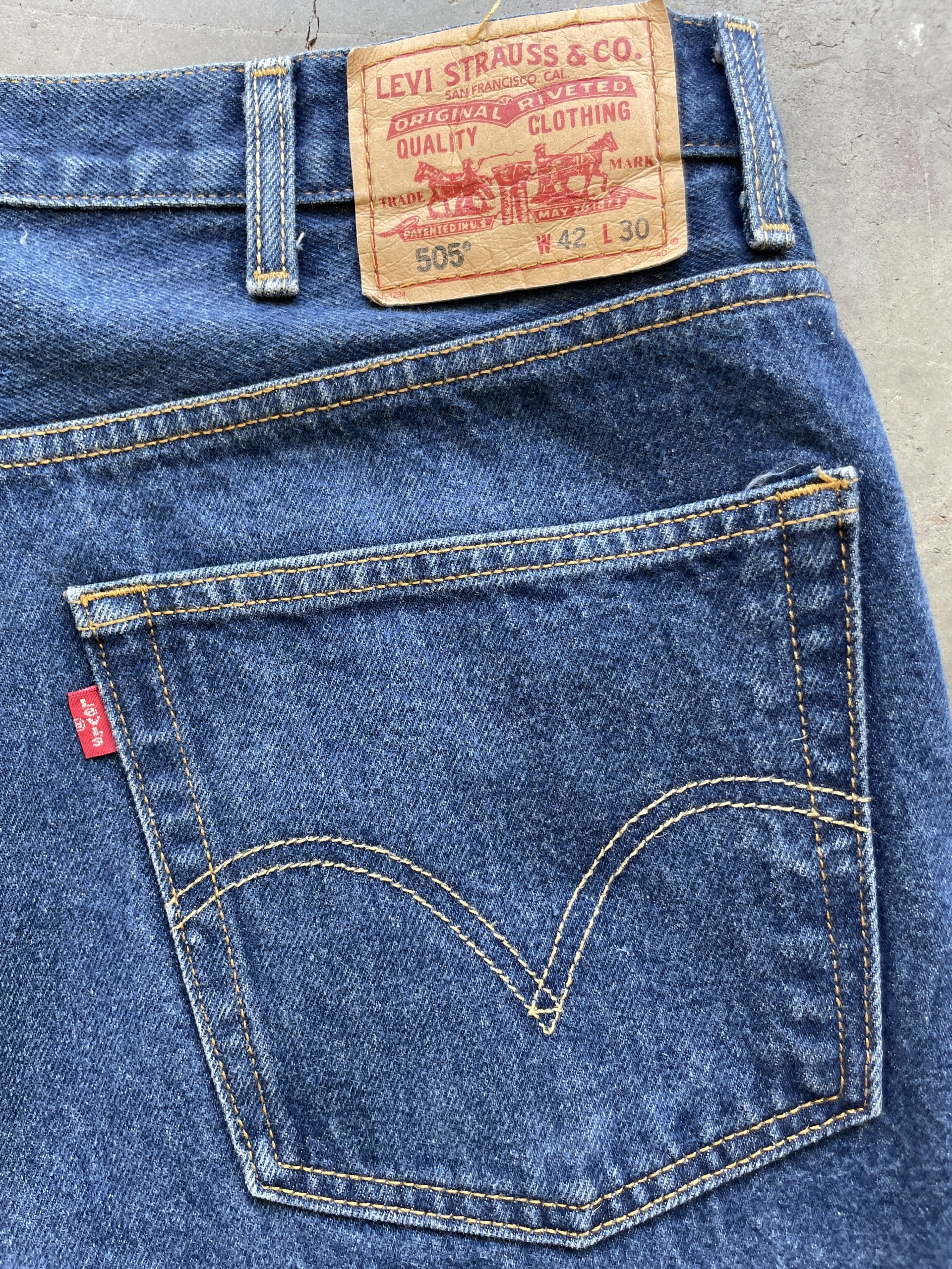 Y2K 2004 Levi's 505 Men’s Dark Blue Denim Jeans 40x29 Regular Fit Straight Leg