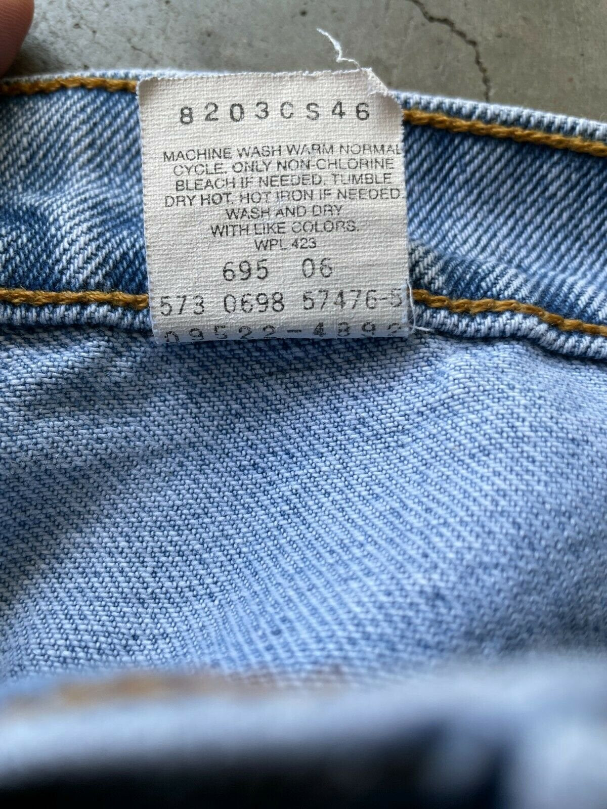 Vintage Levi 550 90s 37x28 Womens 18W Relaxed Tapered USA Made Blue Jeans