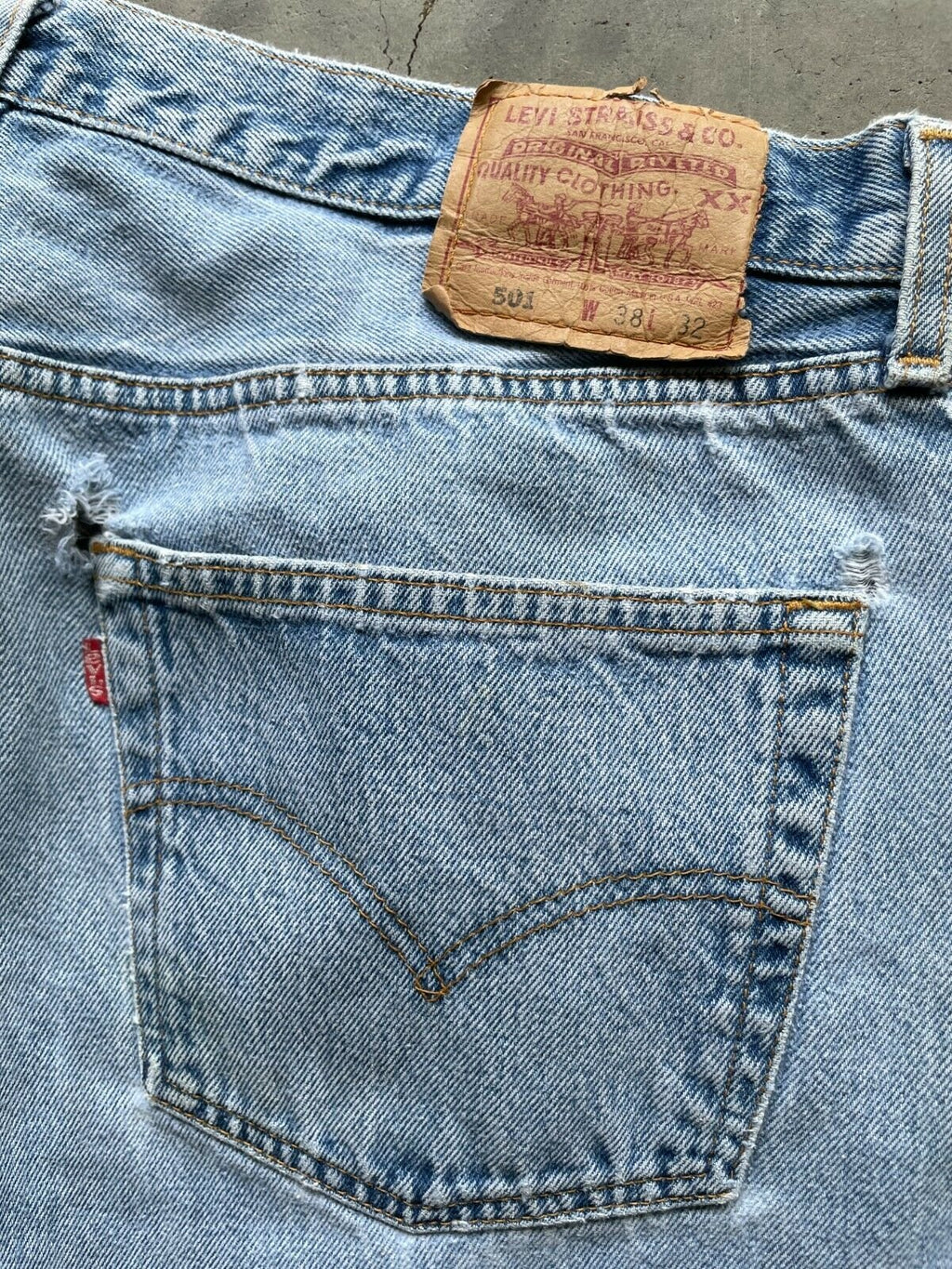 Vintage Levi 501 38x32 actual 36x31 90s blue denim jean light wash