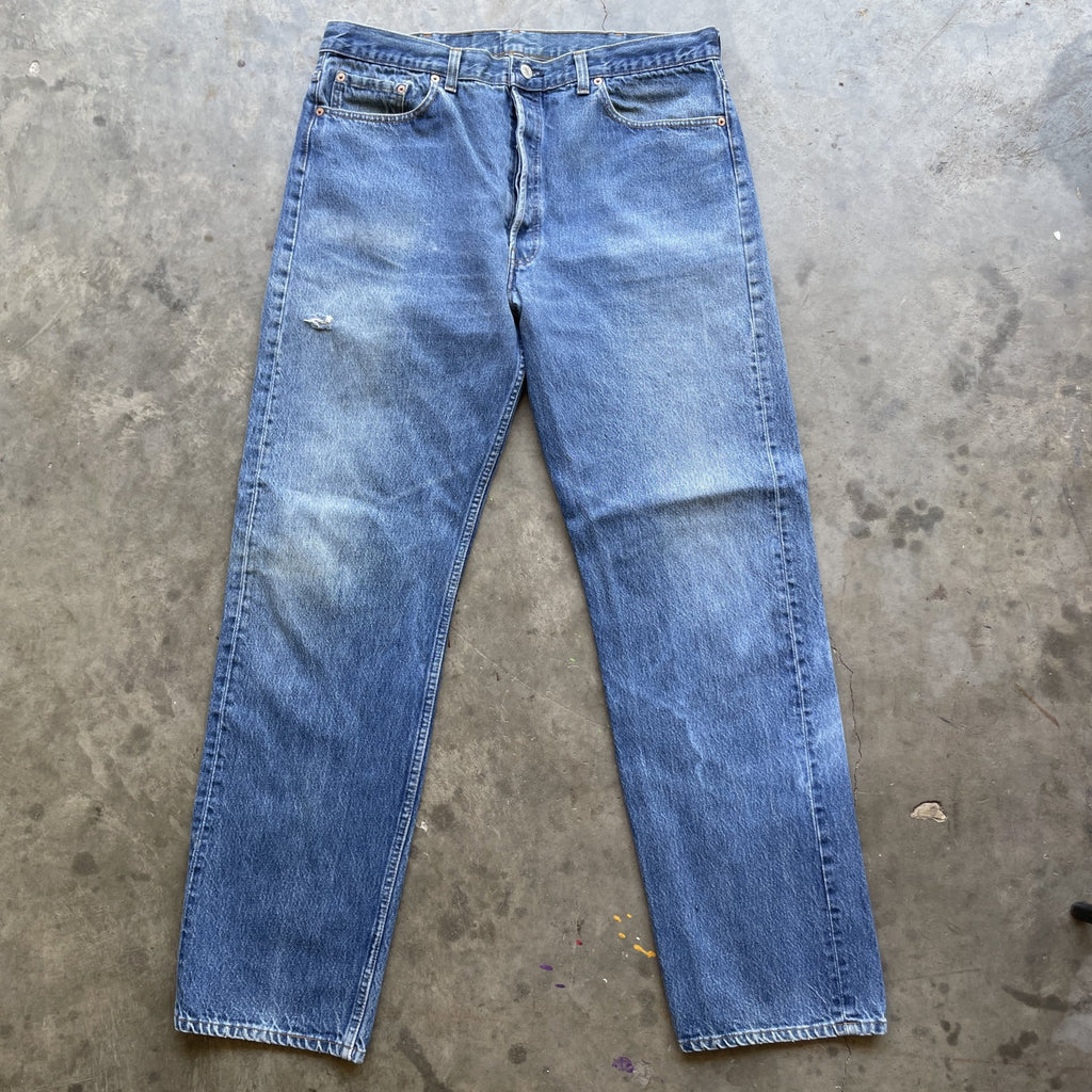 Vintage Levi 501 made in usa 90s blue denim jeans medium wash 40x34 37x32