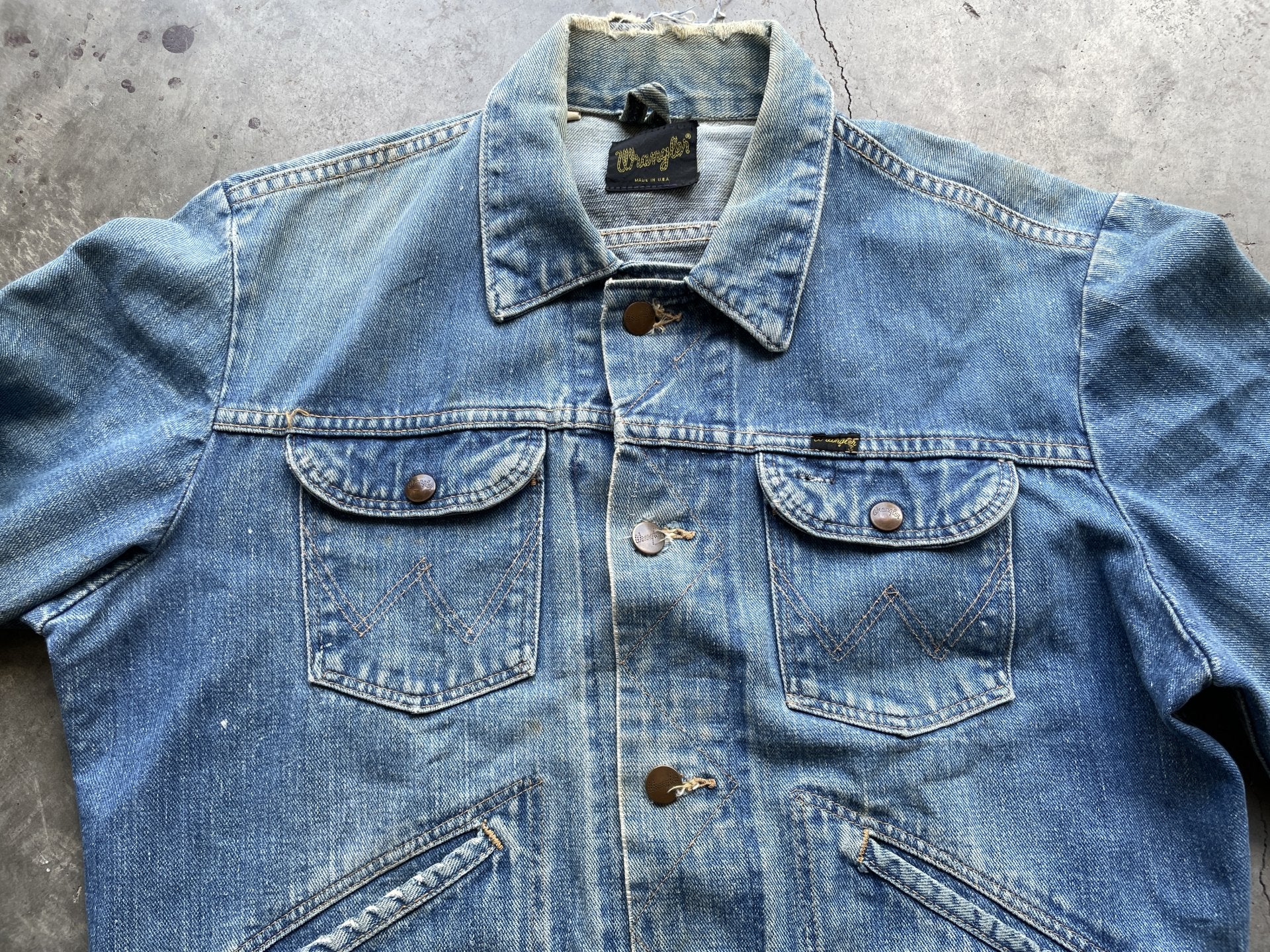 Vintage Wrangler selvedge denim jacket faded distressed light wash 42