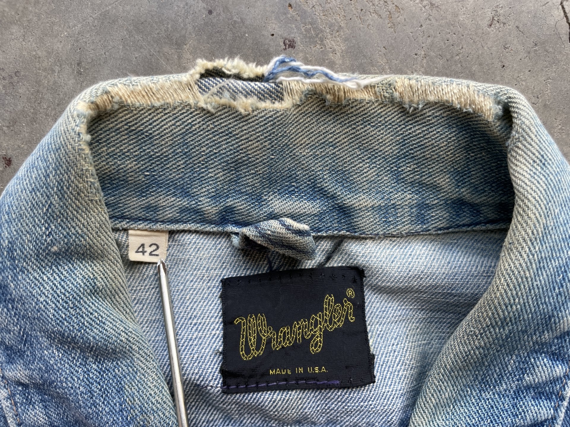 Vintage Wrangler selvedge denim jacket faded distressed light wash 42