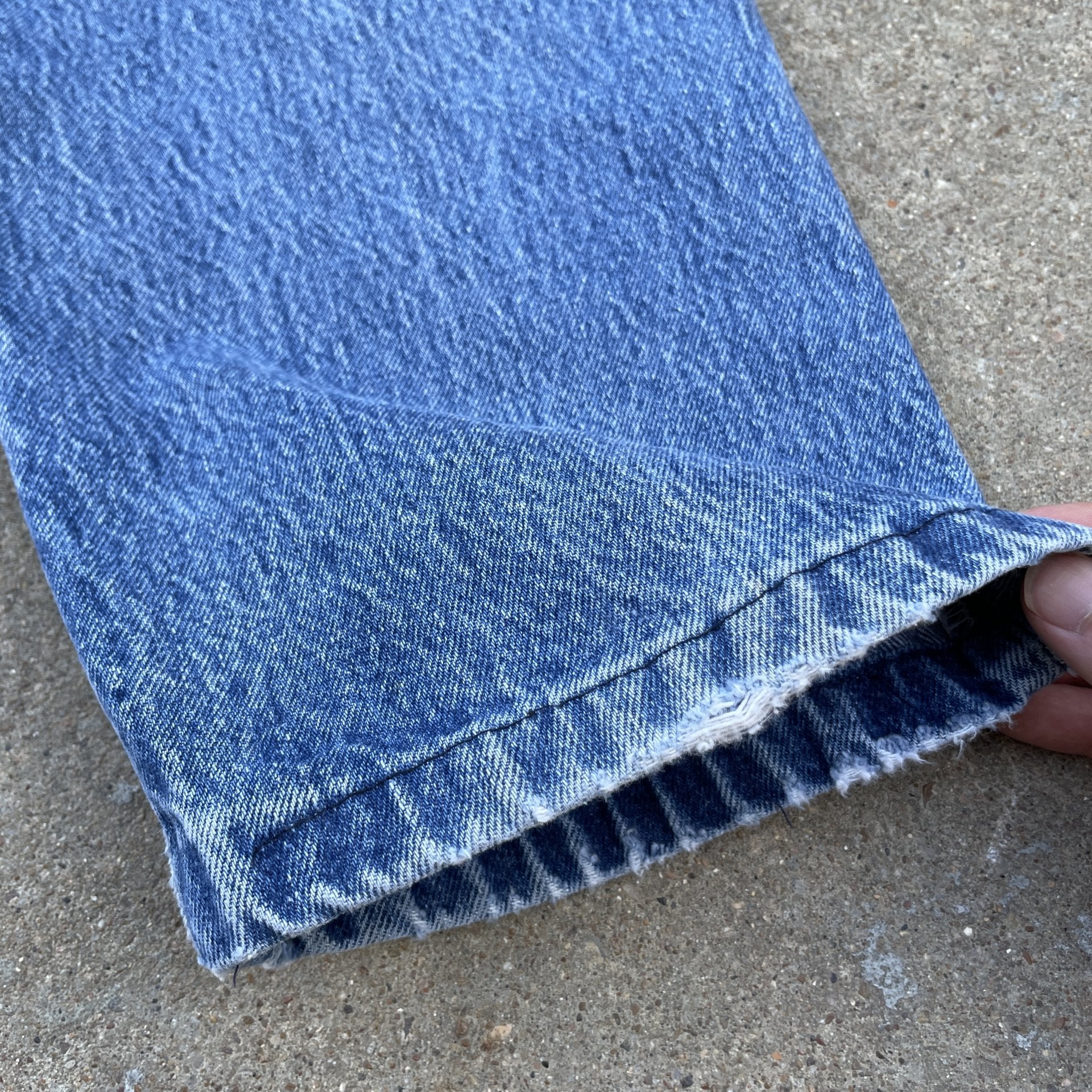 Vintage Levi 501 0115 made in usa 33x30 denim jeans medium blue faded 90s